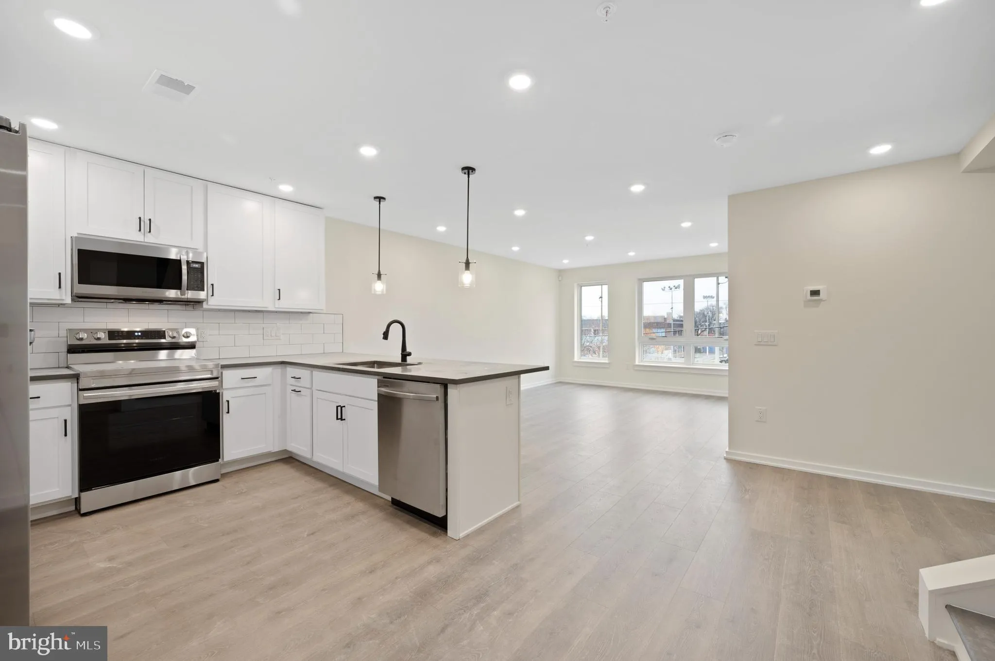Philadelphia, Pennsylvania 19121, United States, 3 Bedrooms Bedrooms, ,3 BathroomsBathrooms,Residential,Active,77438