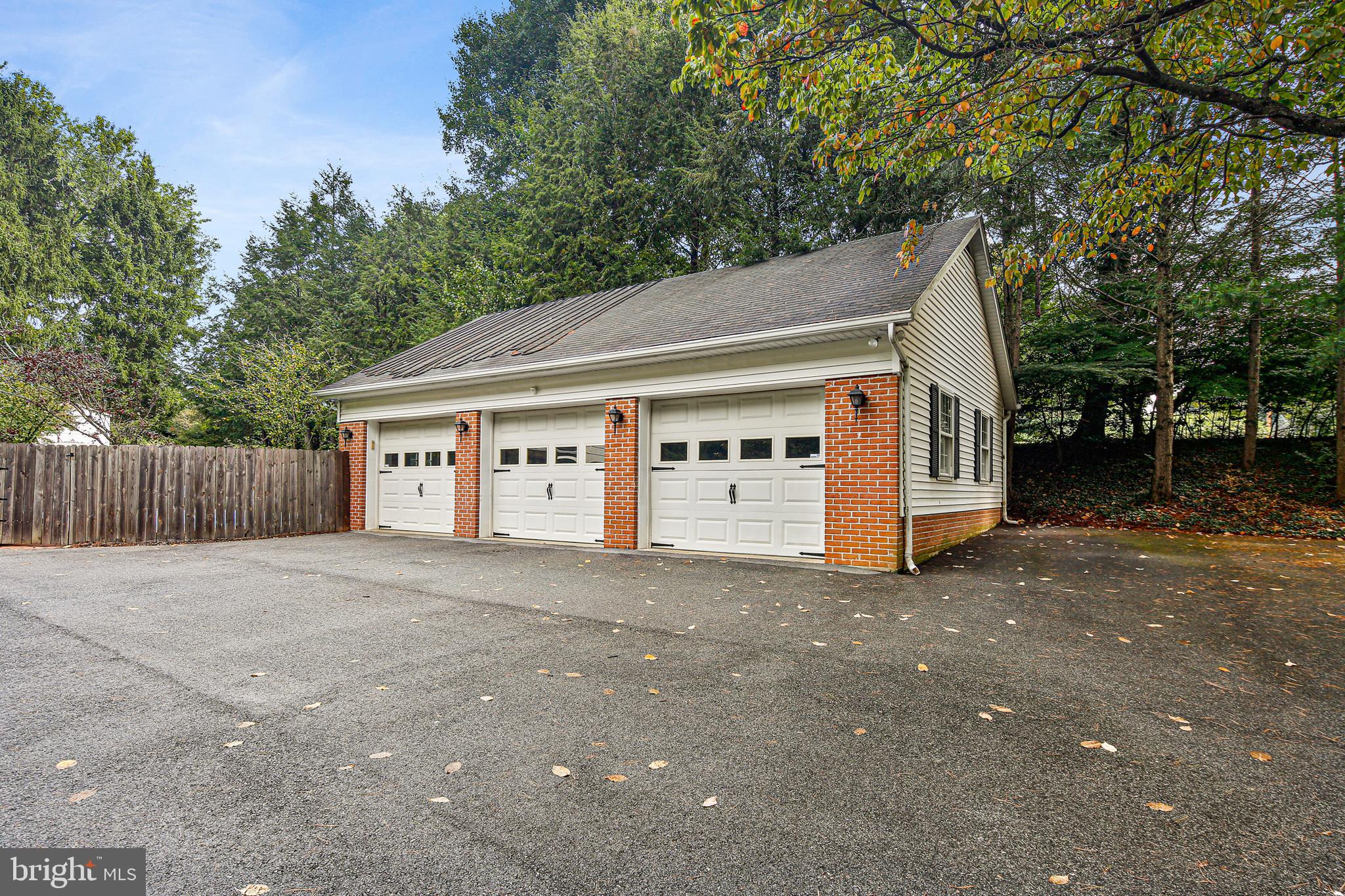 RIDGEMONT - Residential