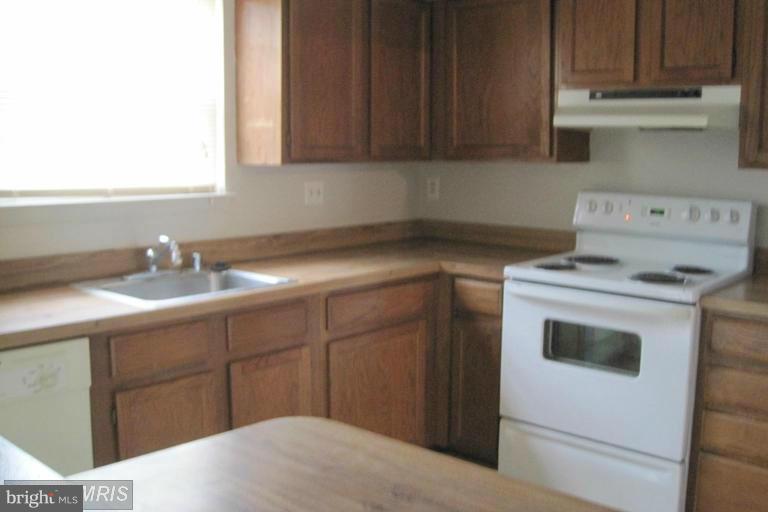 LAKE RIDGE - Residential Lease