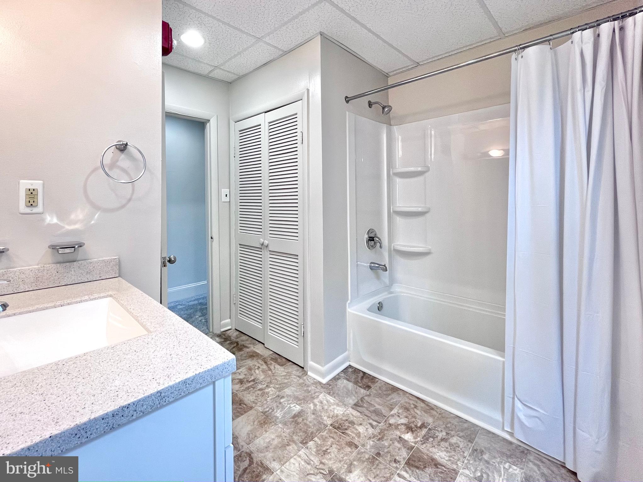 MOUNT VERNON PLACE HISTORIC DISTRICT - Residential Lease