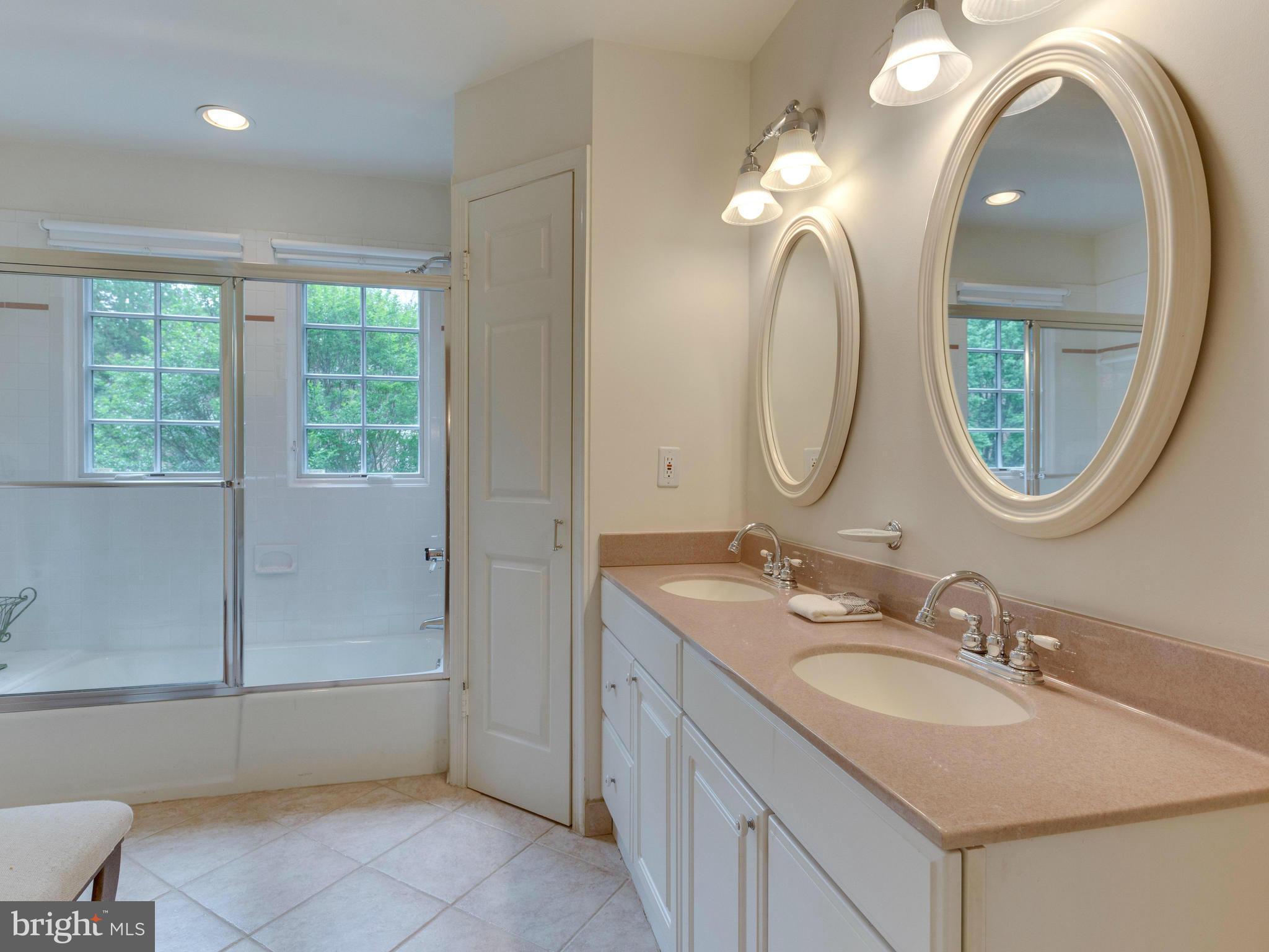 CHAIN BRIDGE WOODS - Residential