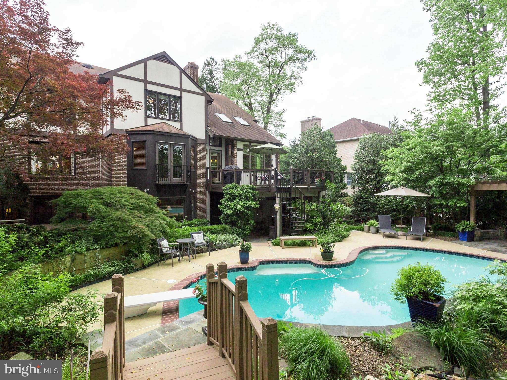 CHAIN BRIDGE WOODS - Residential