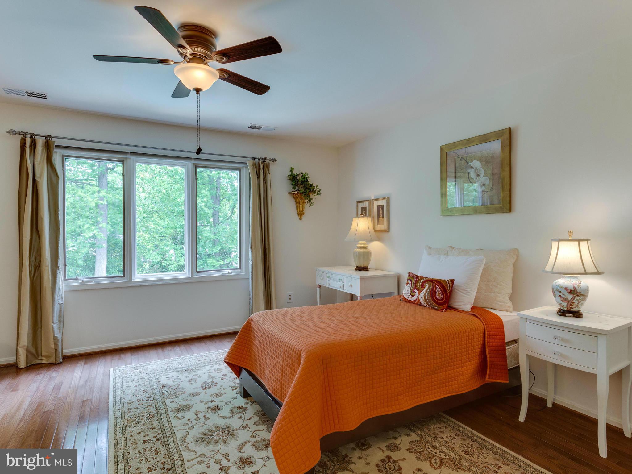 CHAIN BRIDGE WOODS - Residential