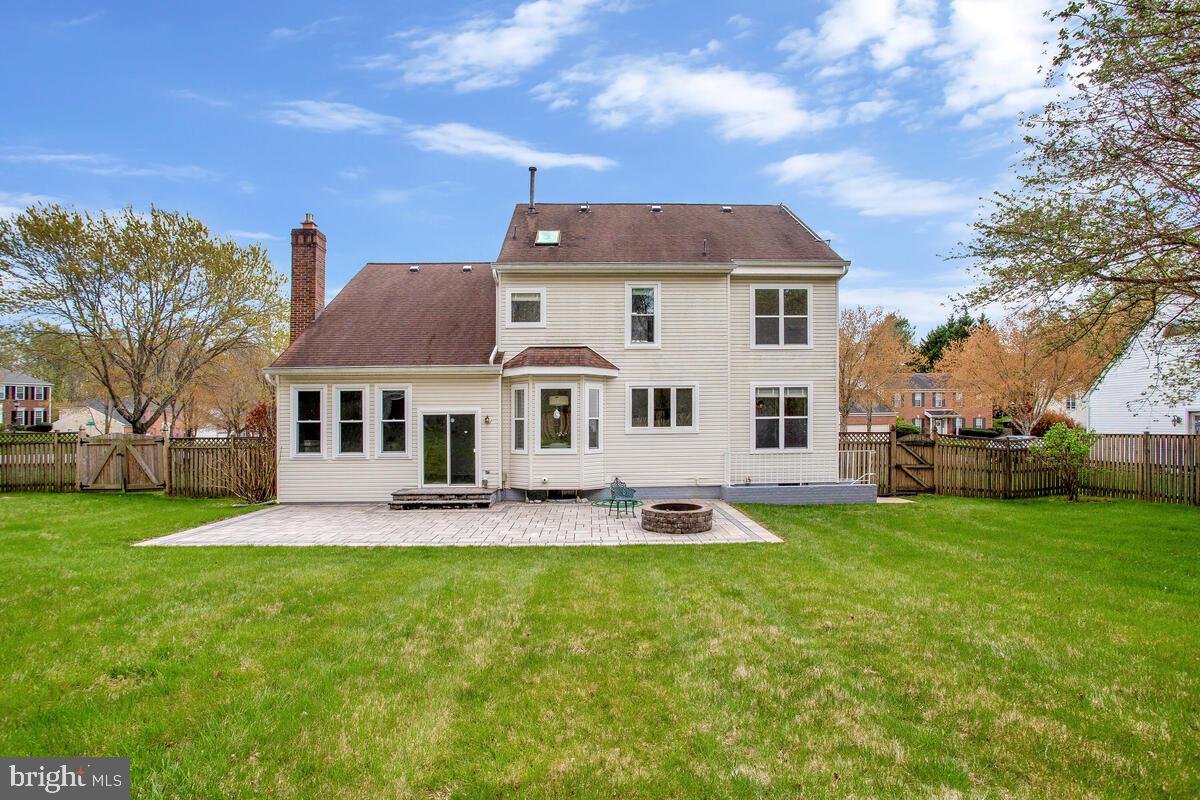 TWELVE OAKS - Residential