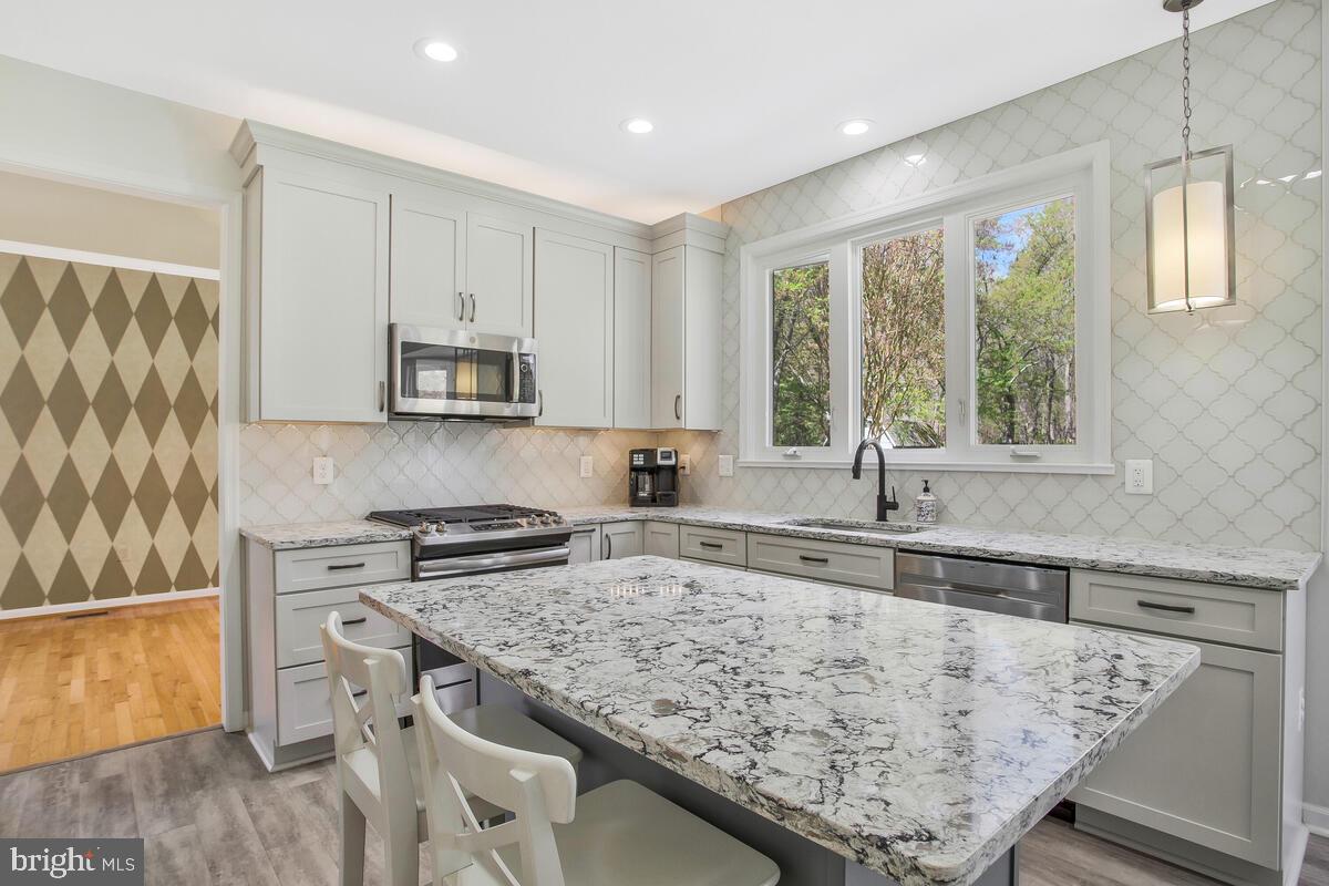 TWELVE OAKS - Residential