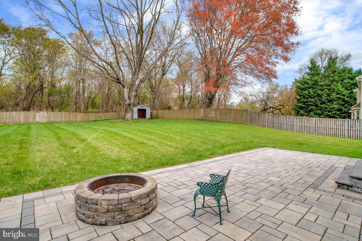 TWELVE OAKS - Residential