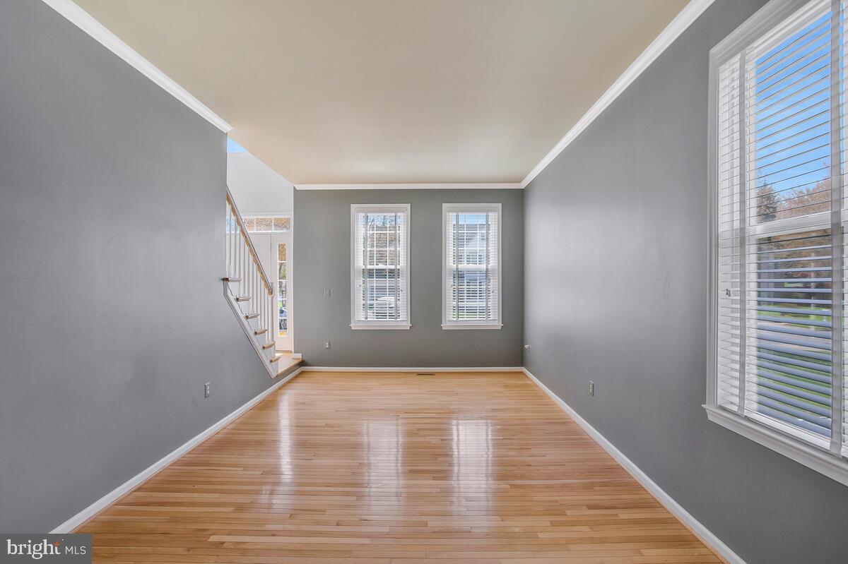 TWELVE OAKS - Residential