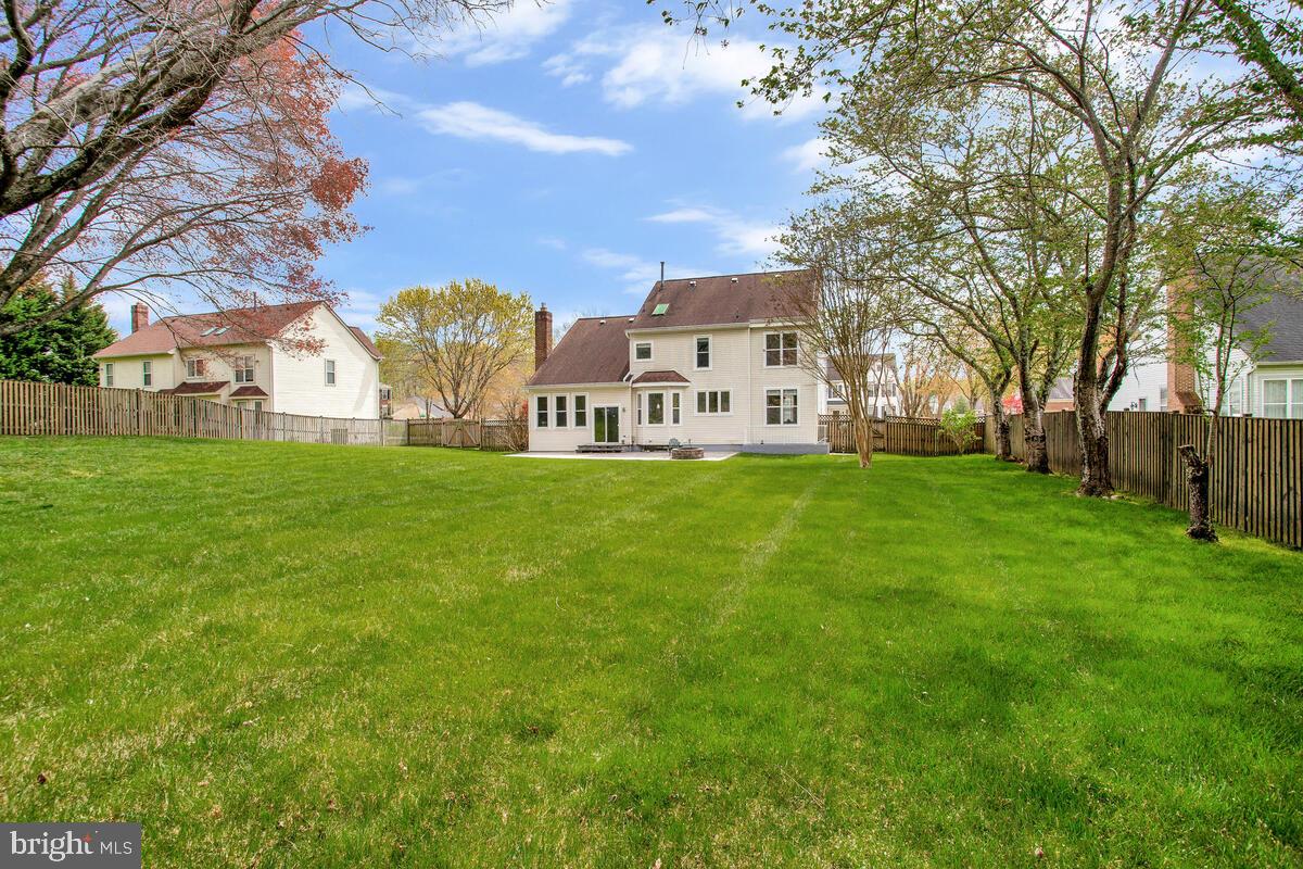 TWELVE OAKS - Residential