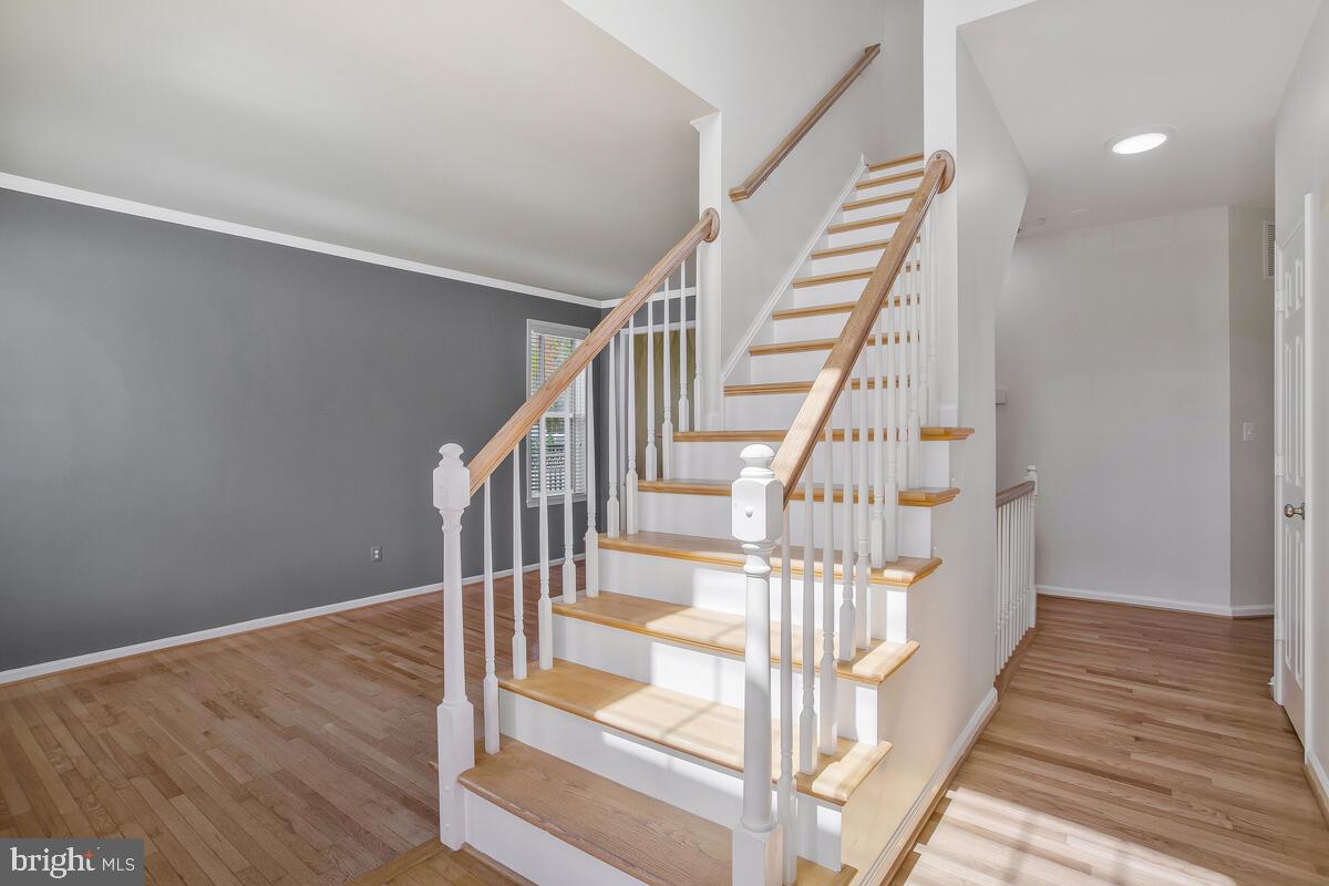 TWELVE OAKS - Residential