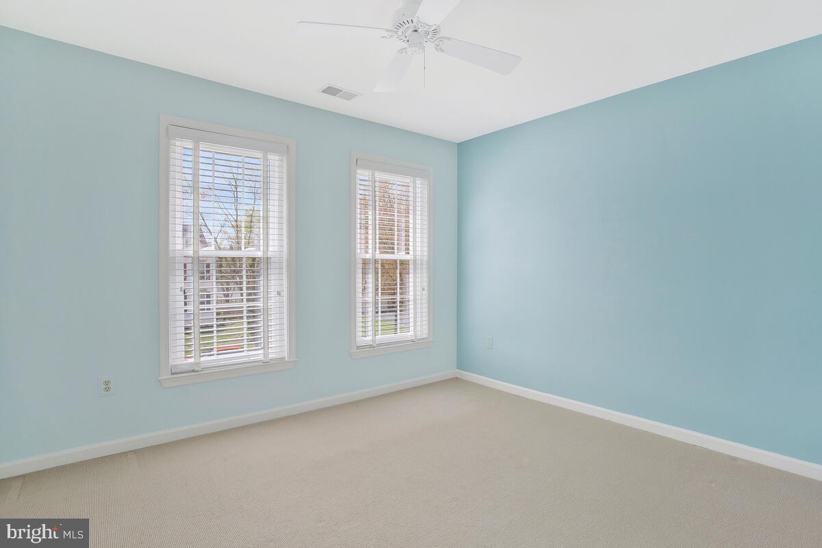 TWELVE OAKS - Residential