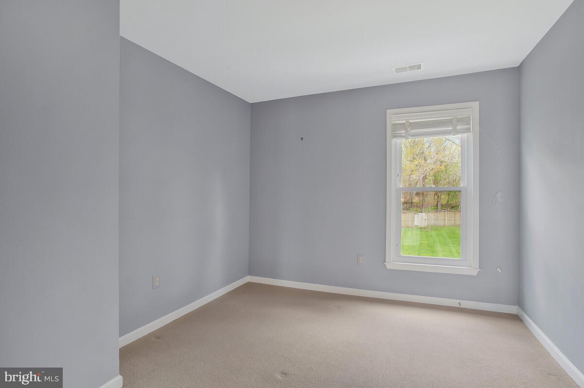 TWELVE OAKS - Residential