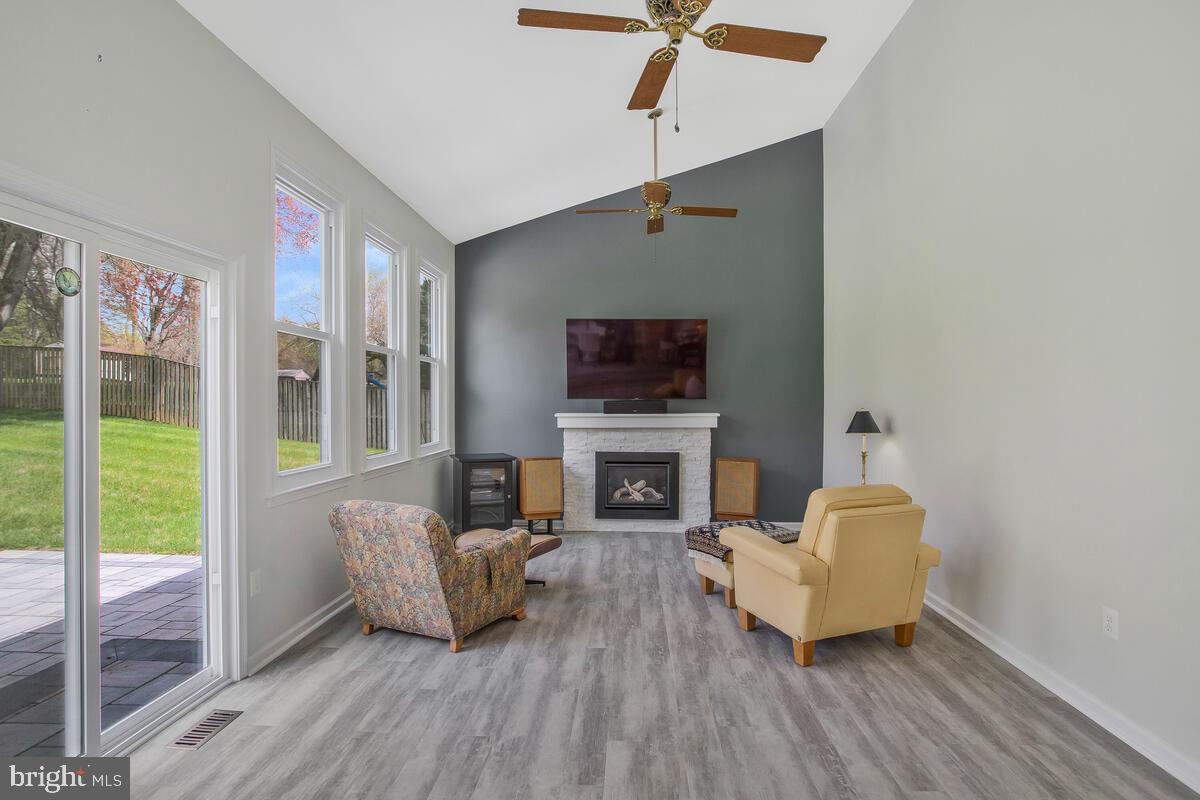 TWELVE OAKS - Residential