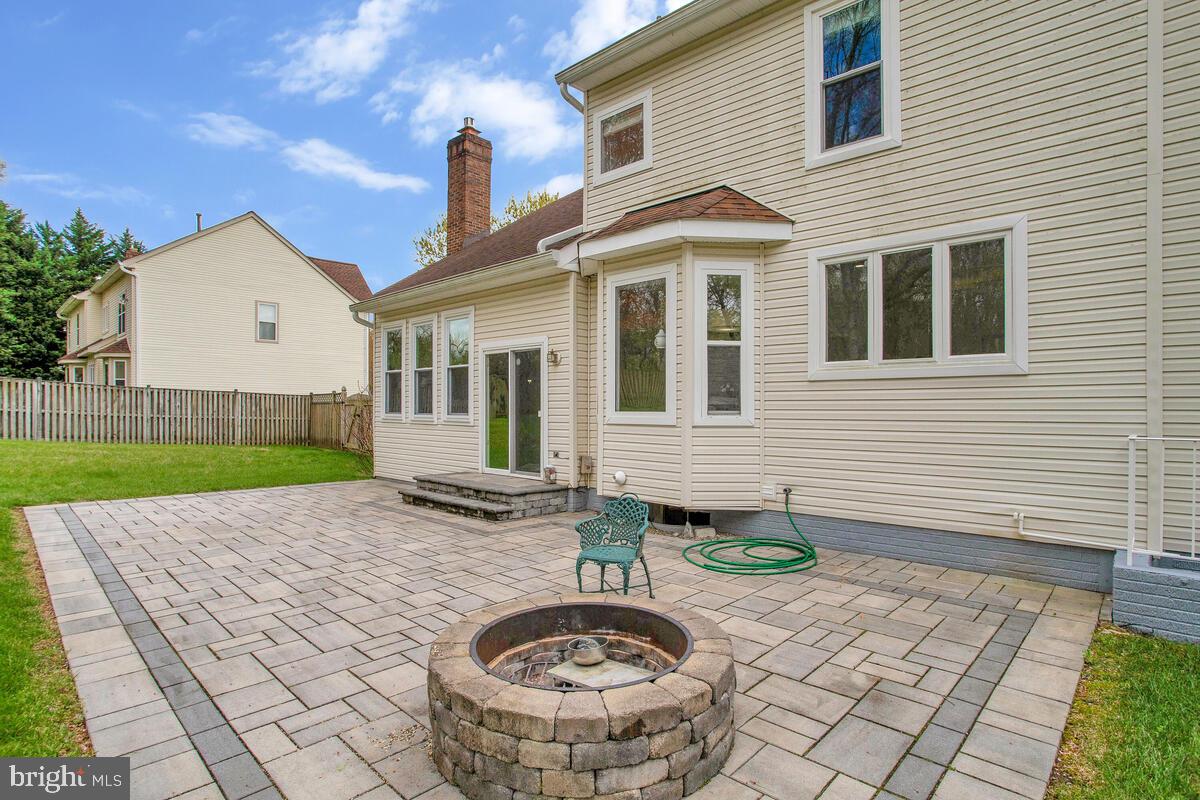 TWELVE OAKS - Residential