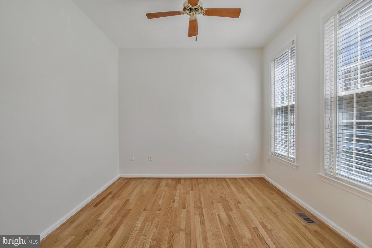 TWELVE OAKS - Residential