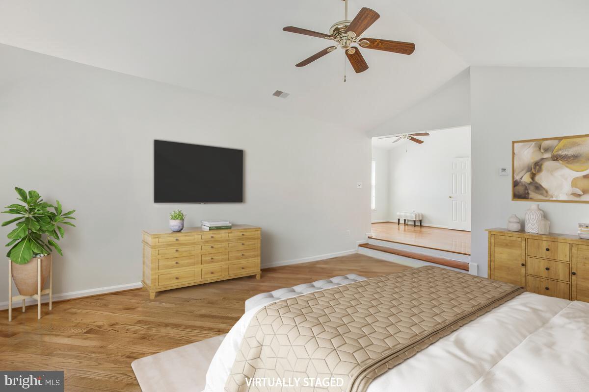 TWELVE OAKS - Residential