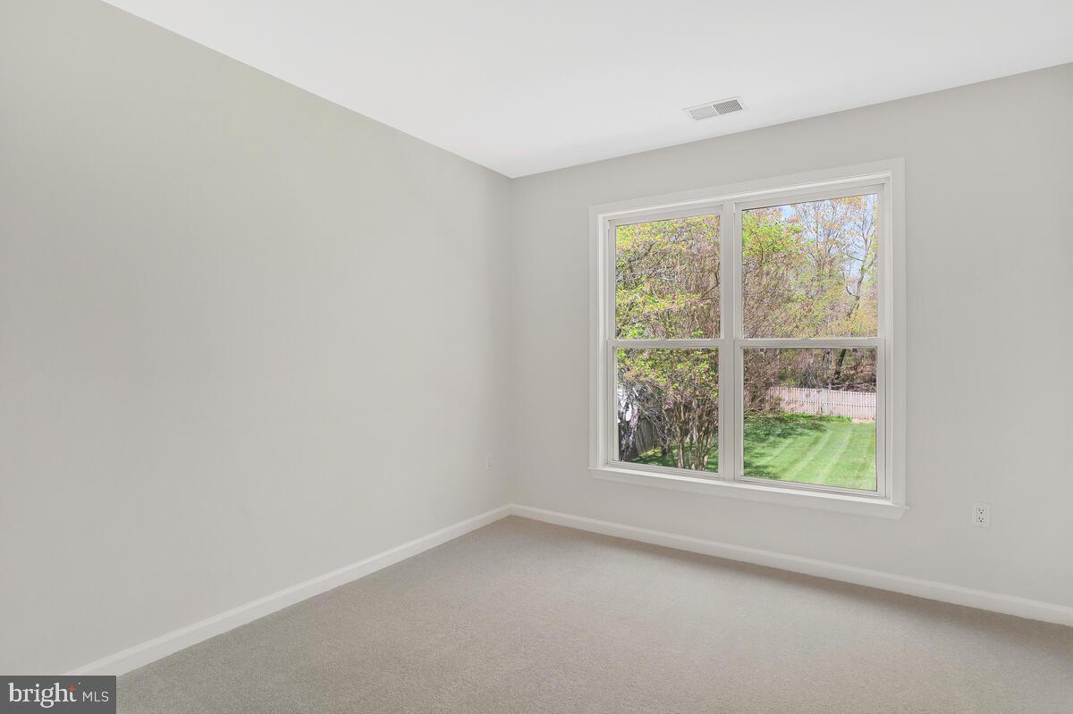 TWELVE OAKS - Residential