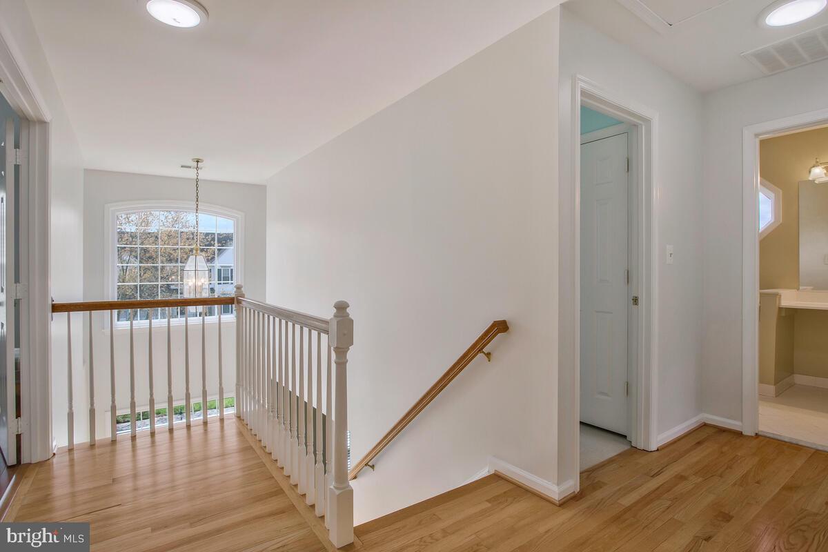 TWELVE OAKS - Residential