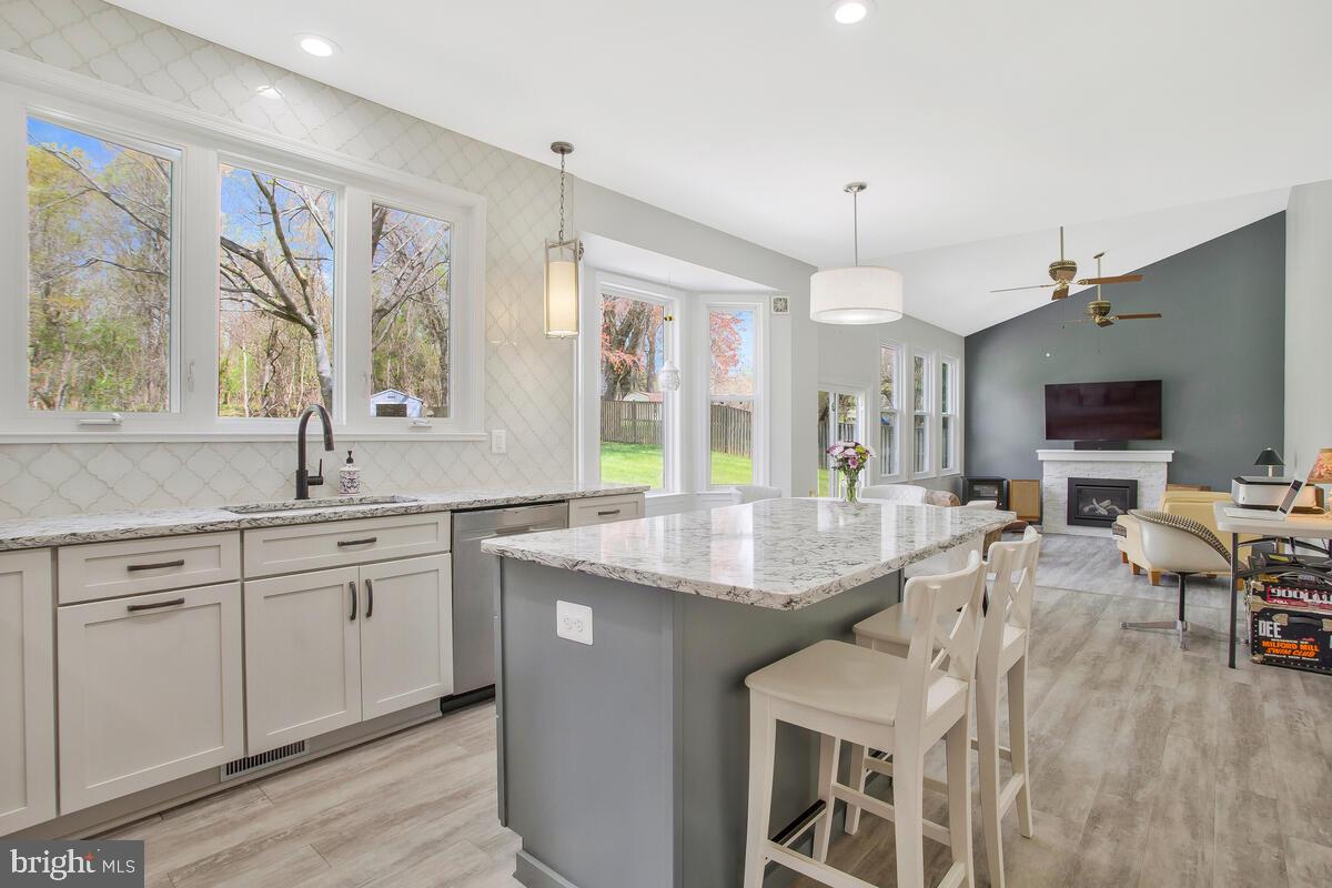 TWELVE OAKS - Residential