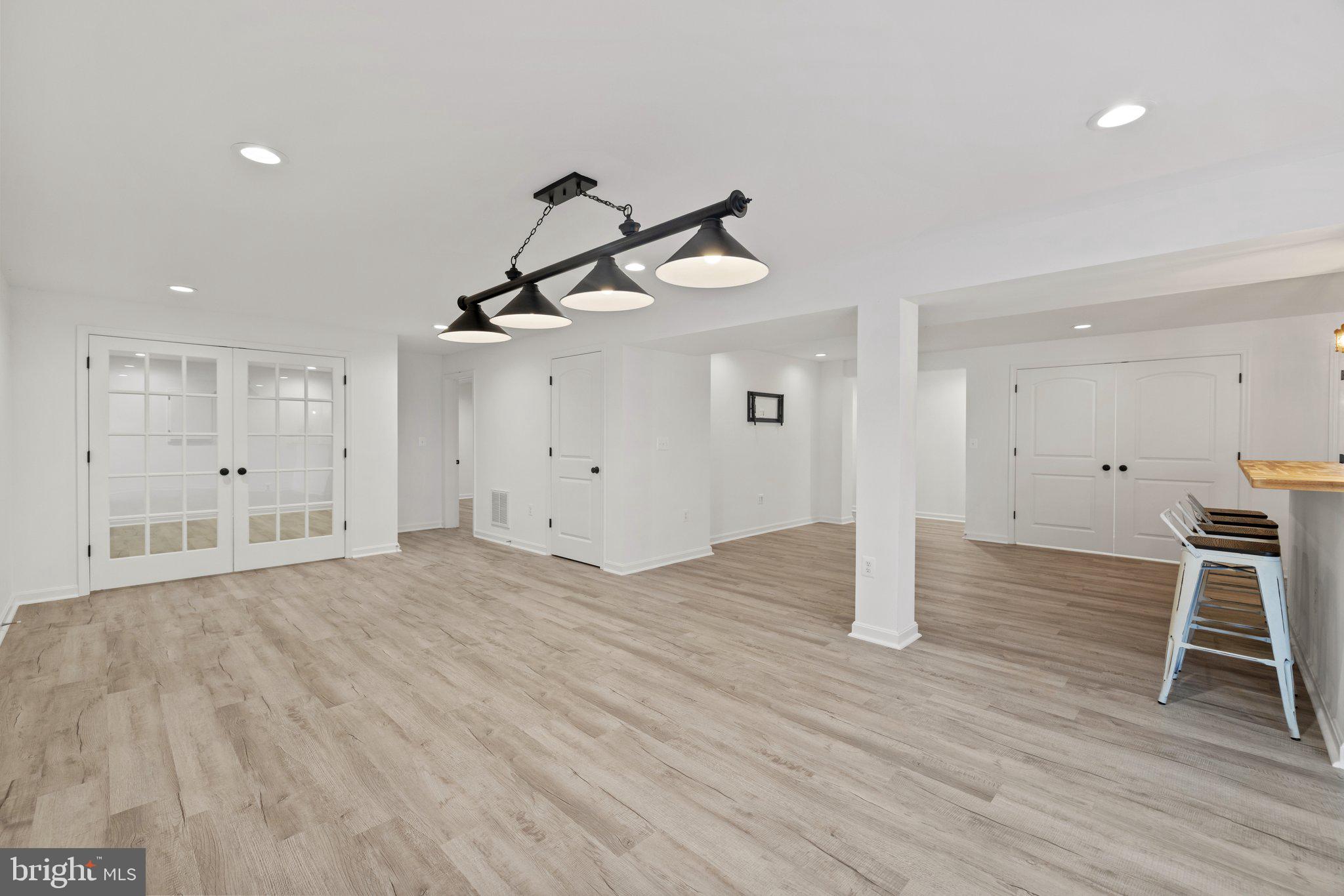 SHEPPERDS GROVE - Residential