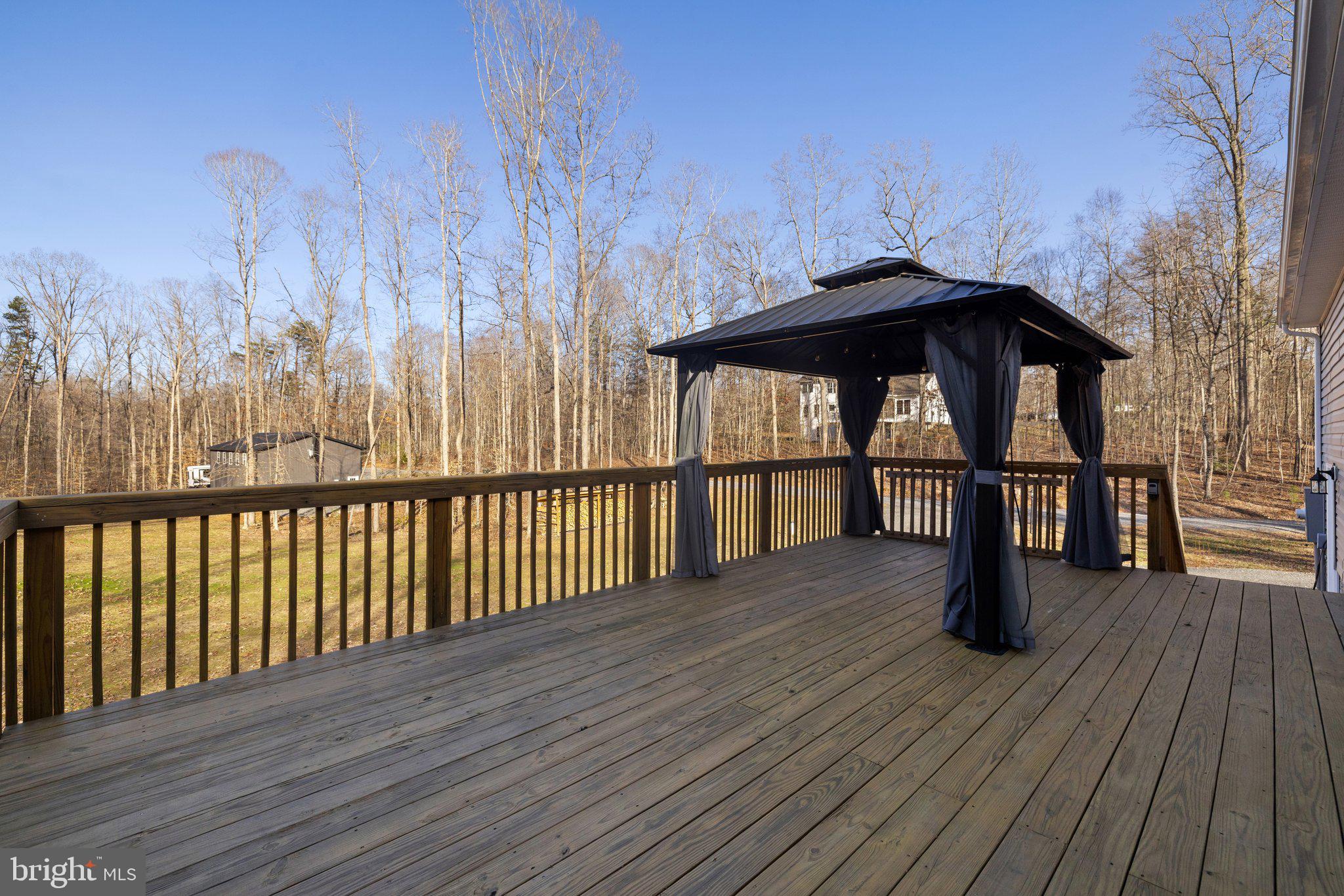 SHEPPERDS GROVE - Residential