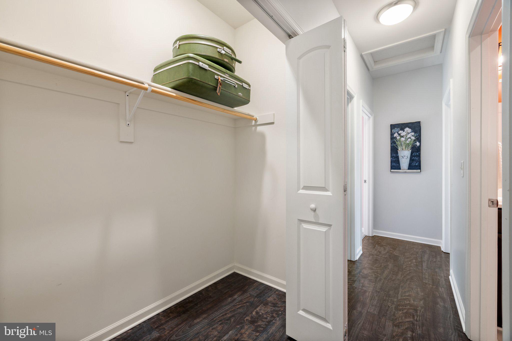 SHEPPERDS GROVE - Residential