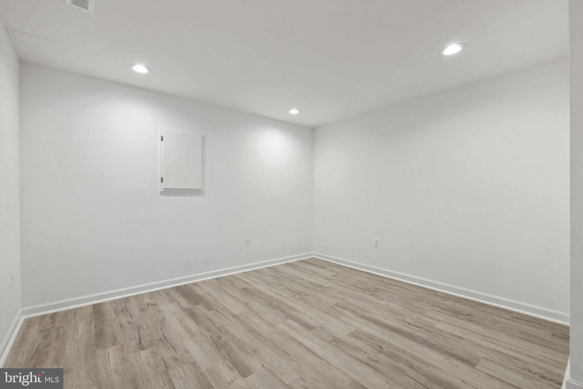 SHEPPERDS GROVE - Residential