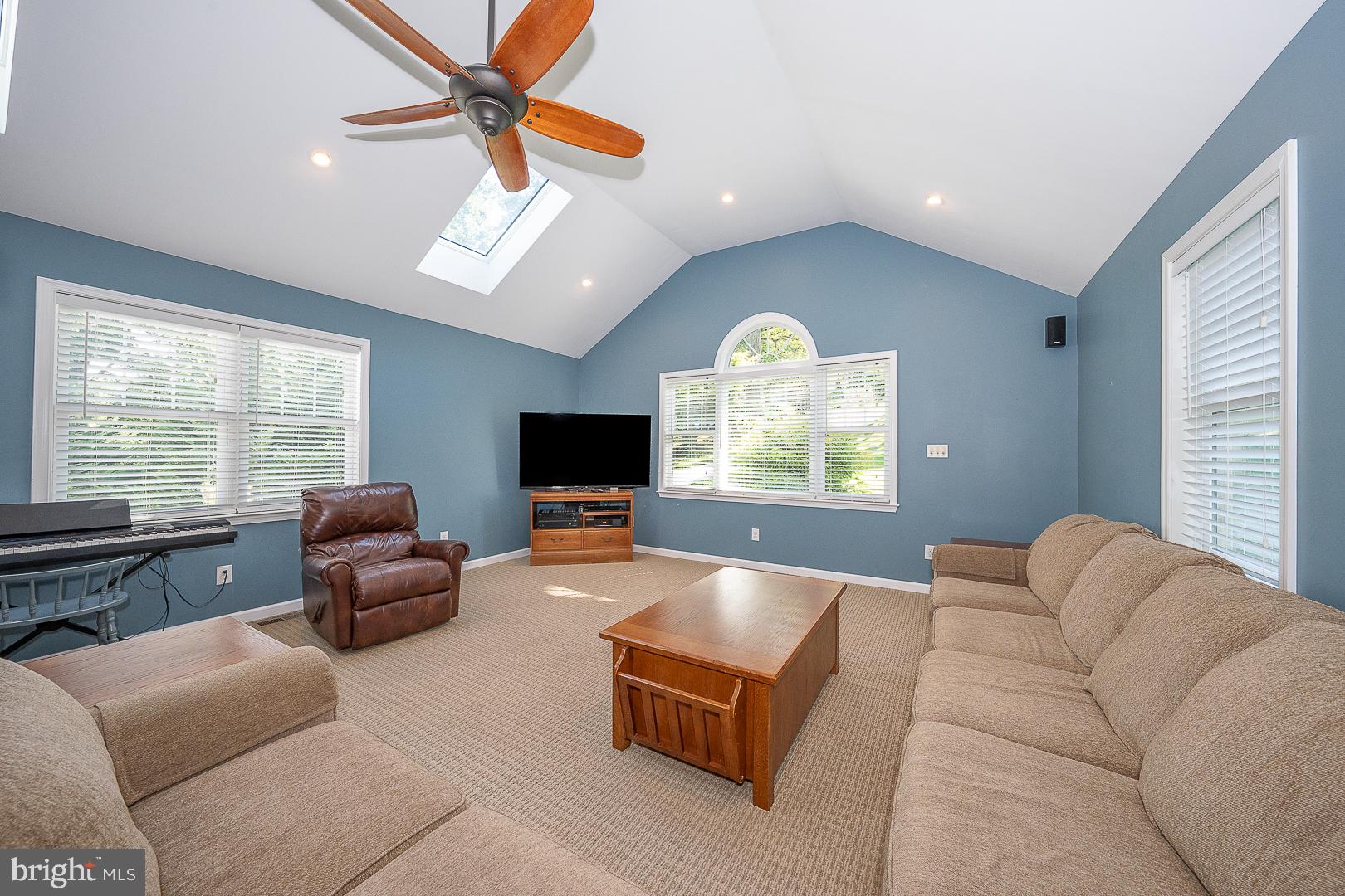 751 RED OAK TERRACE