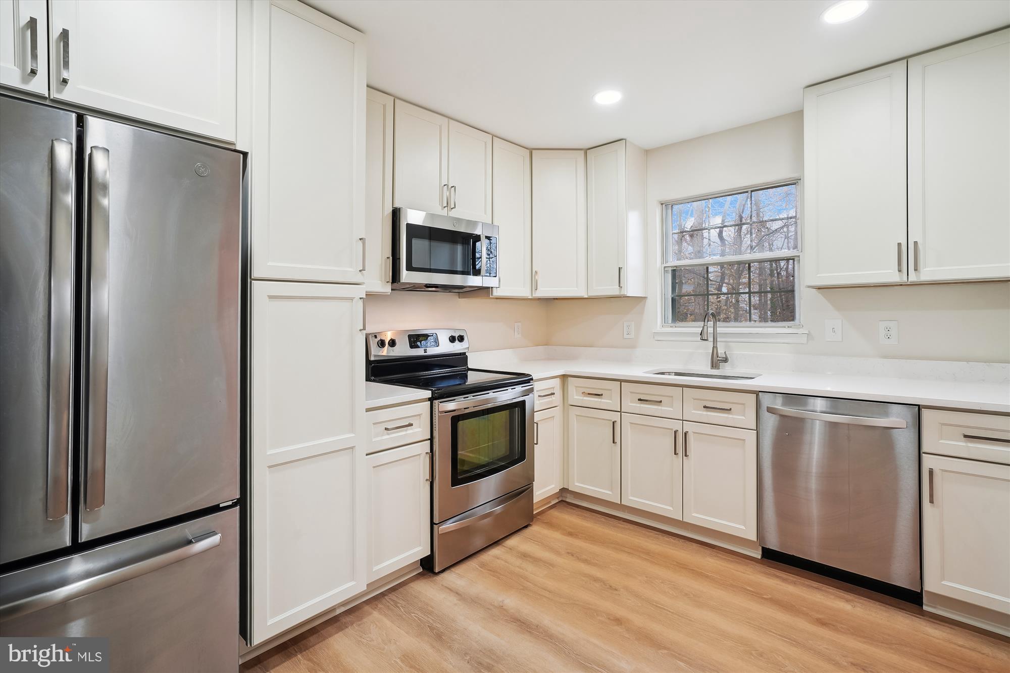LAKE RIDGE - Residential