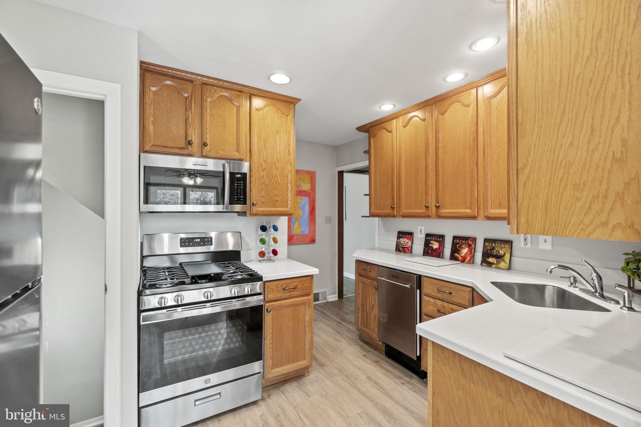 VIERS MILL VILLAGE - Residential