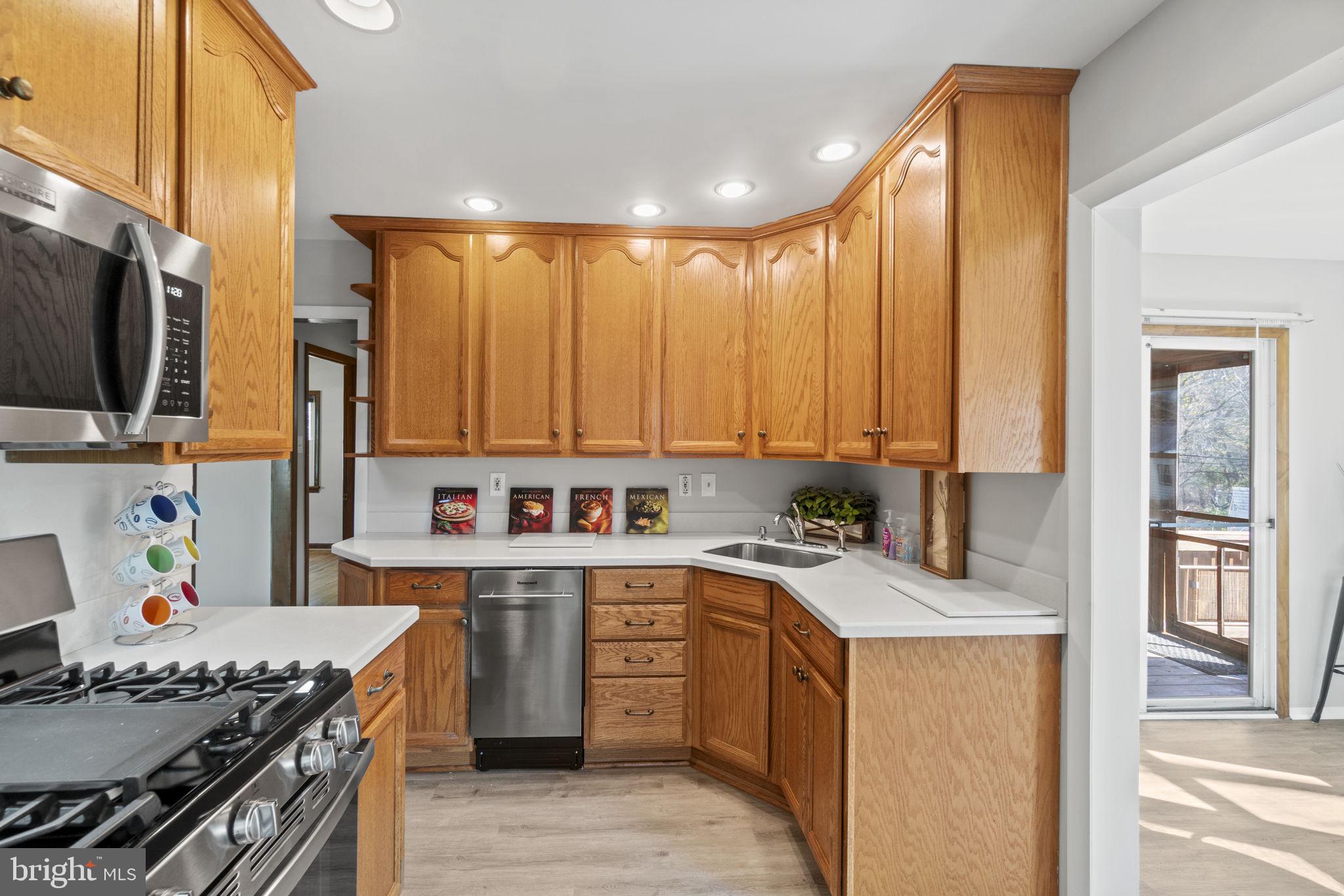 VIERS MILL VILLAGE - Residential