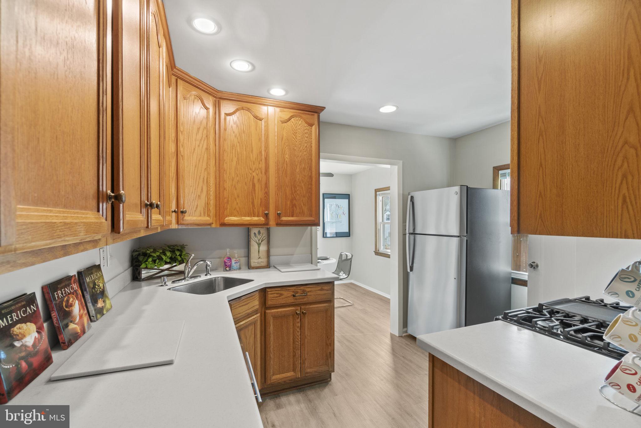 VIERS MILL VILLAGE - Residential