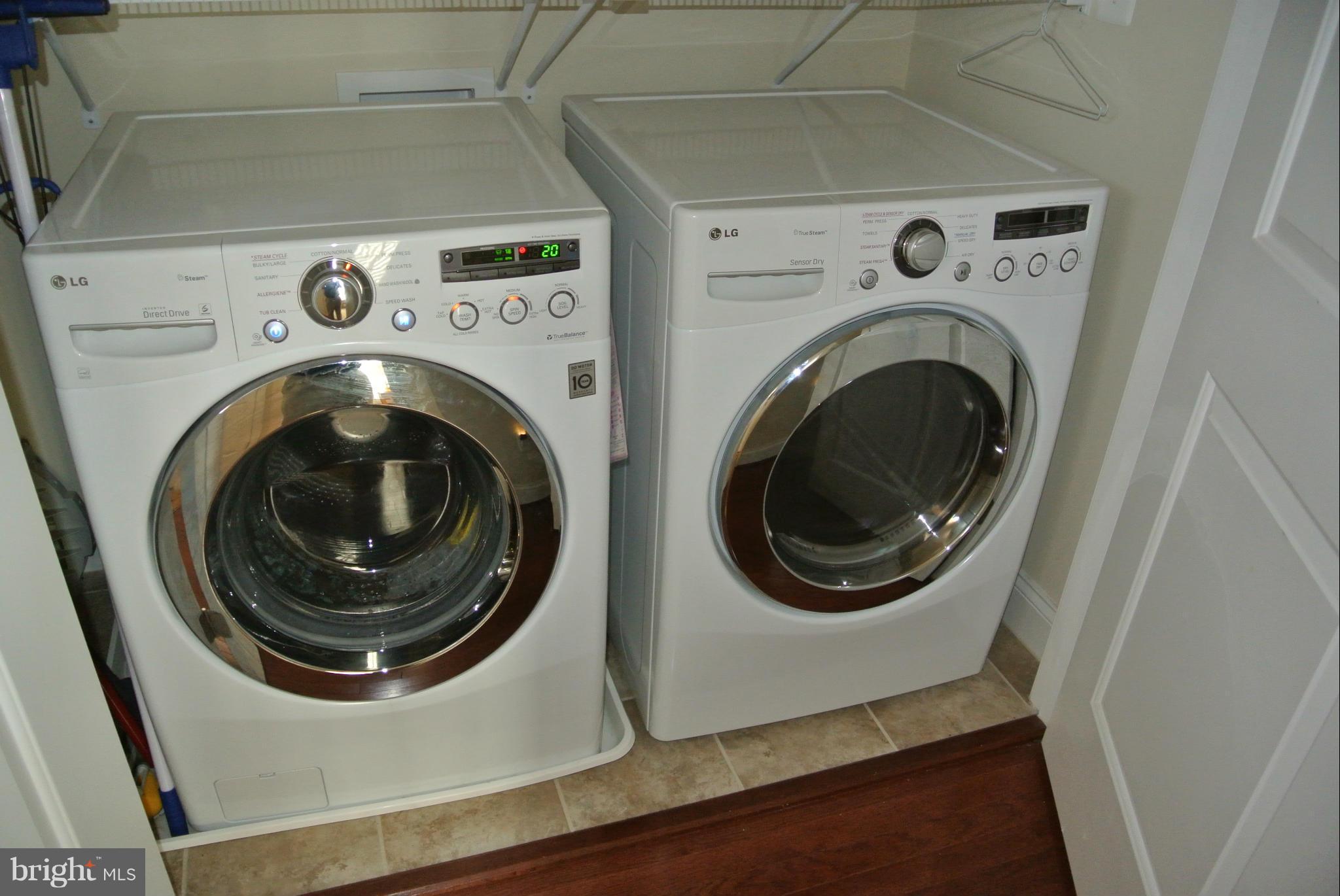 THE VILLAGES OF STEEPLEC - Residential