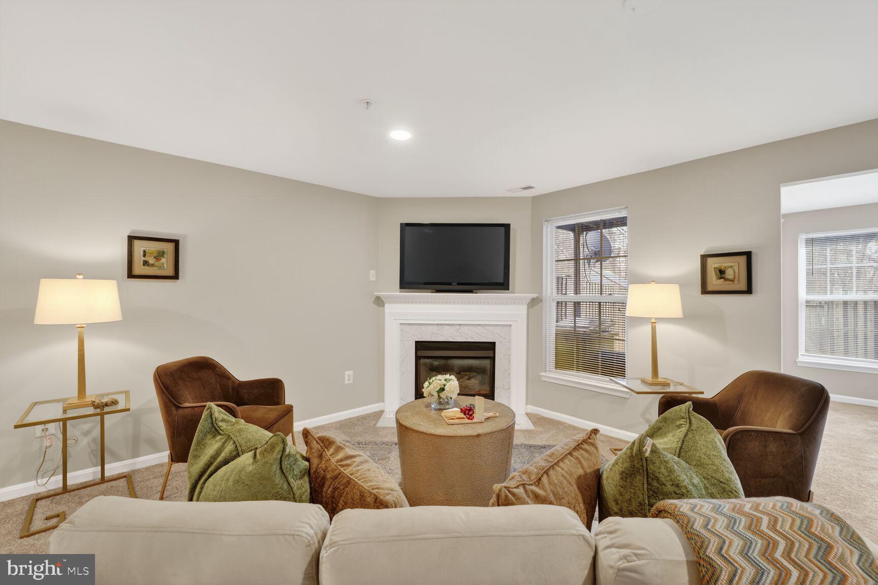 SEVEN OAKS - Residential