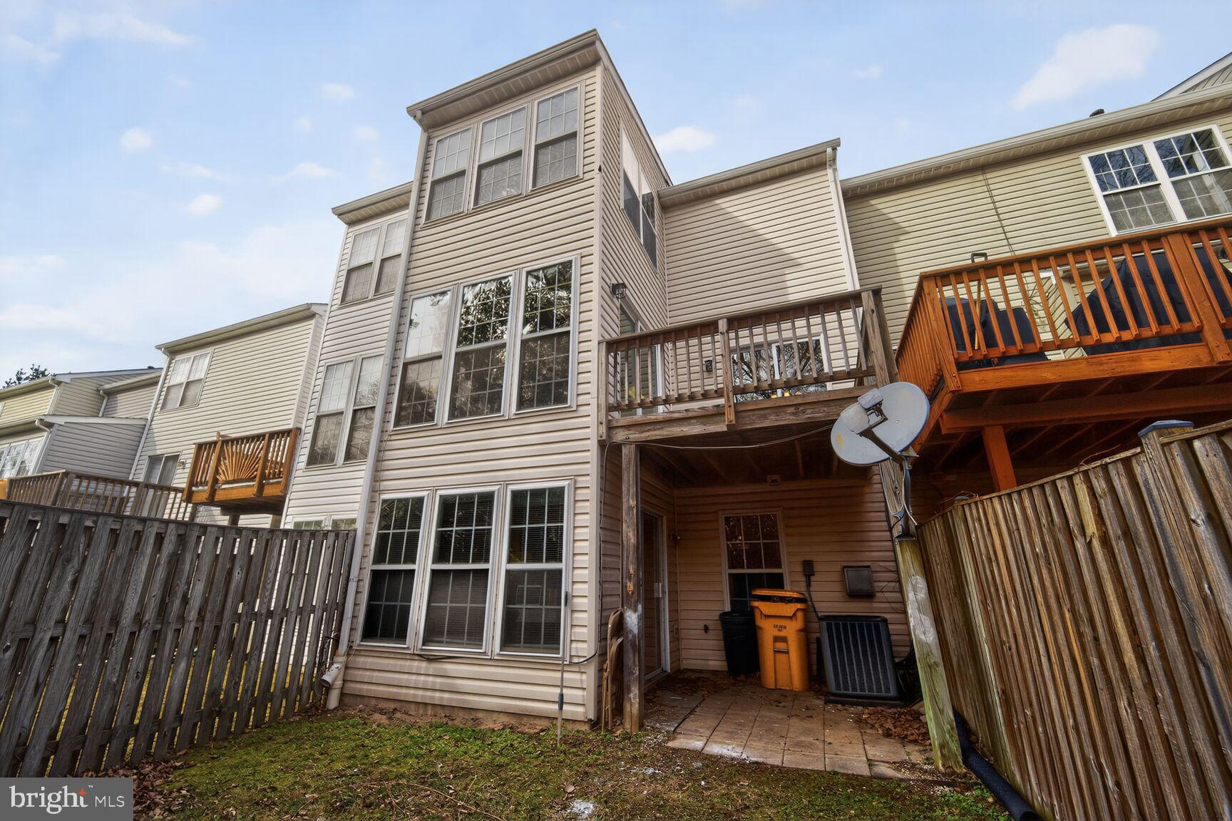 SEVEN OAKS - Residential