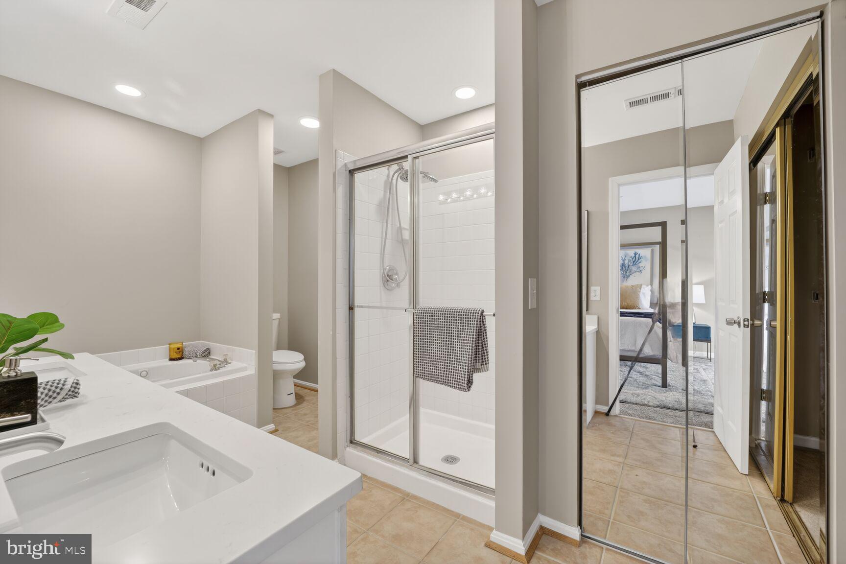 SEVEN OAKS - Residential