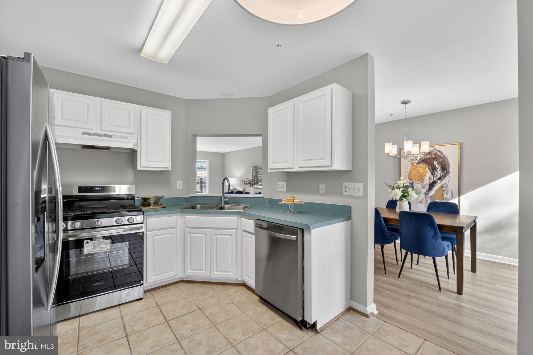 SEVEN OAKS - Residential