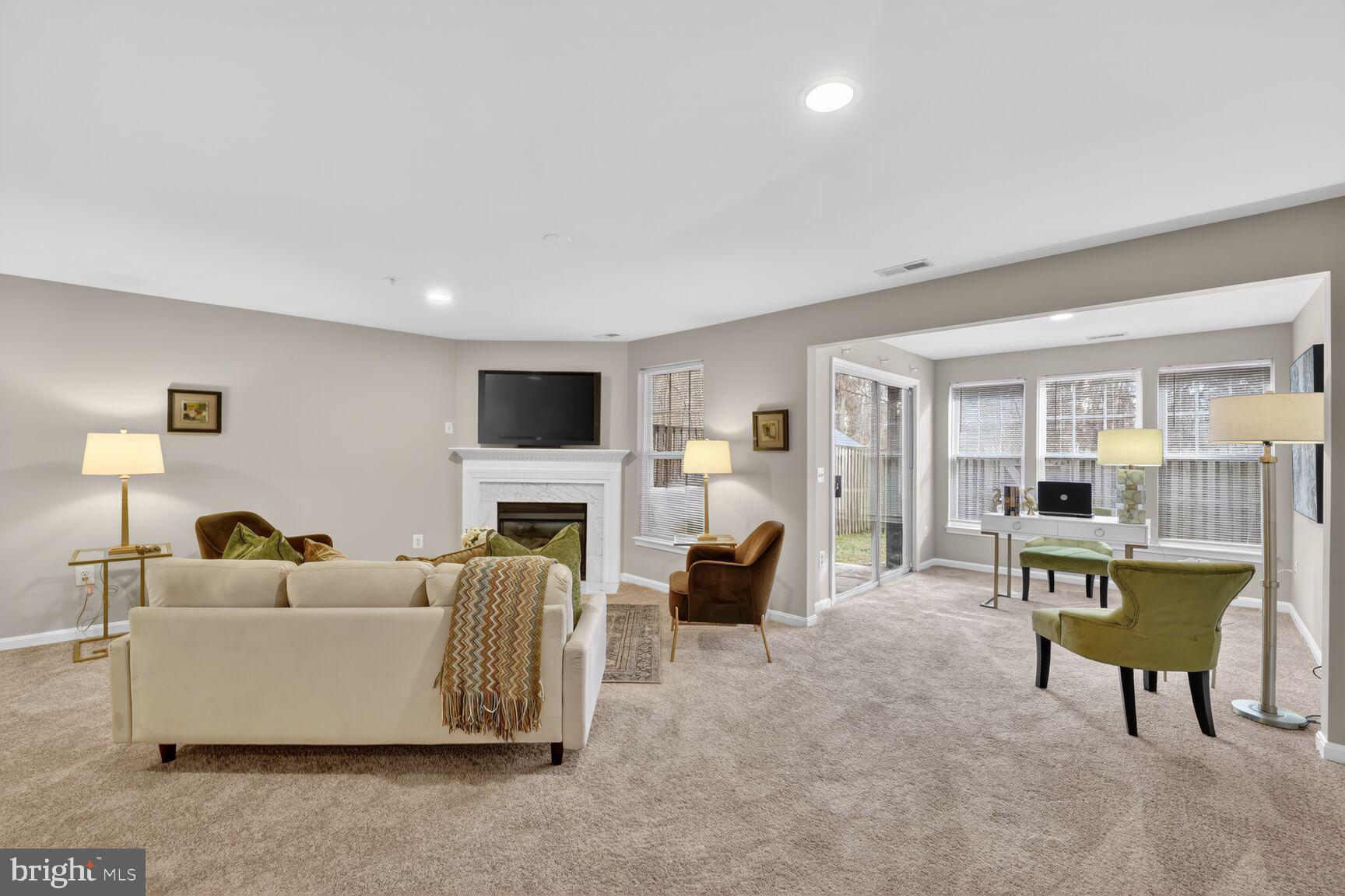 SEVEN OAKS - Residential