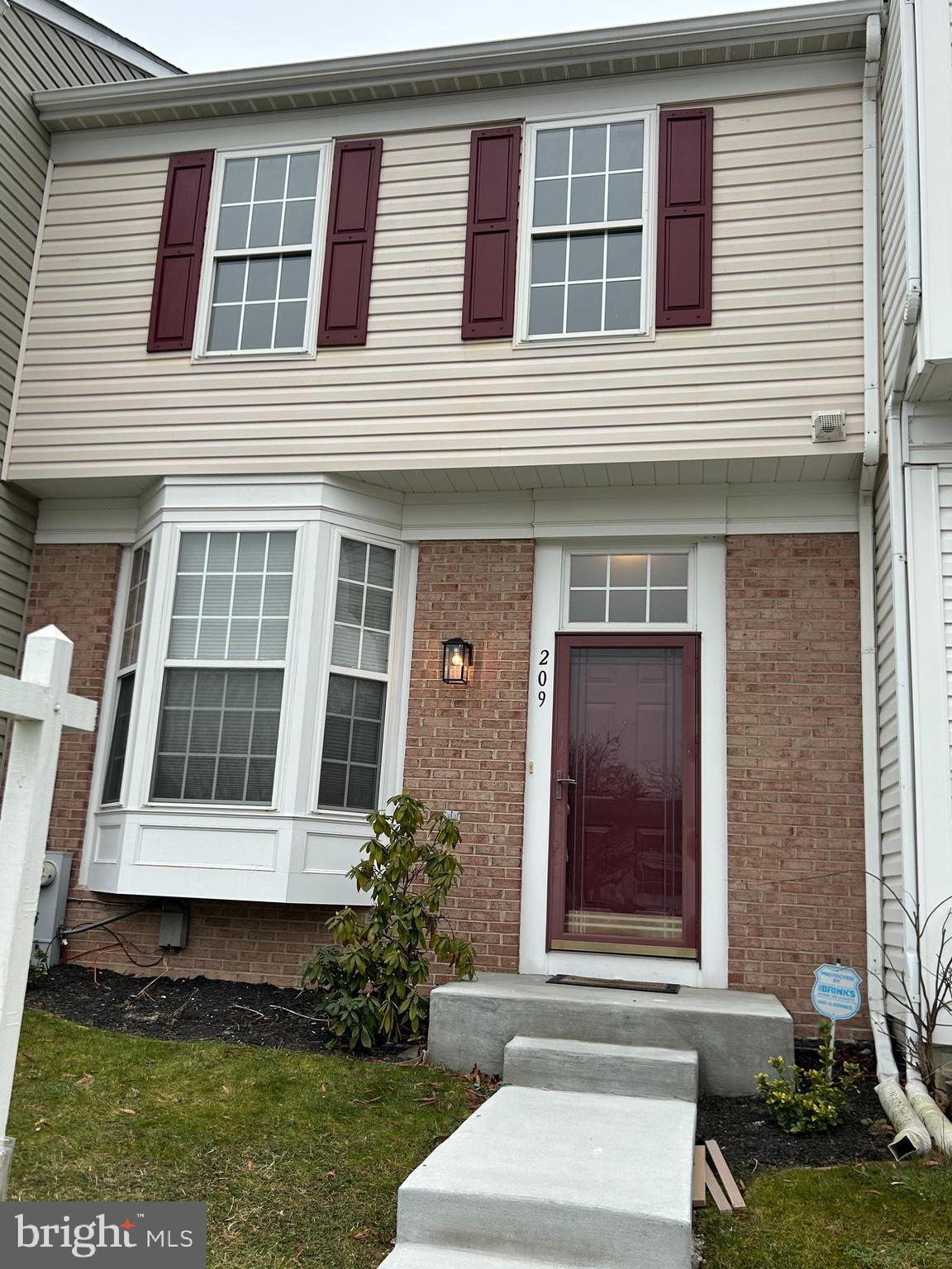 209 MILES RIVER COURT