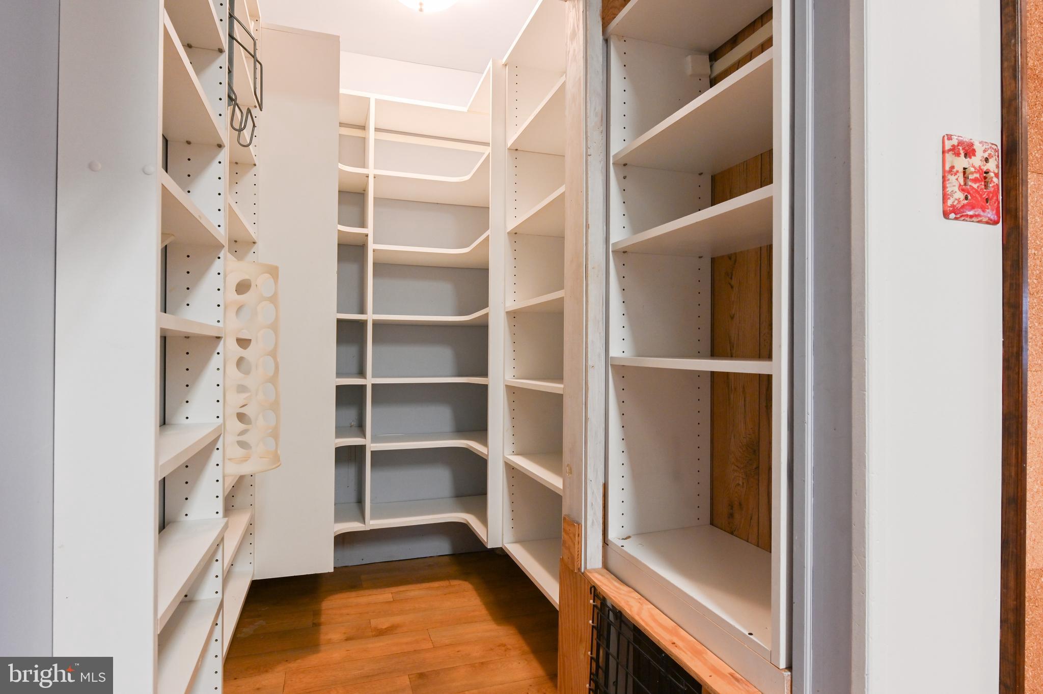 SHERWOOD FOREST - Residential