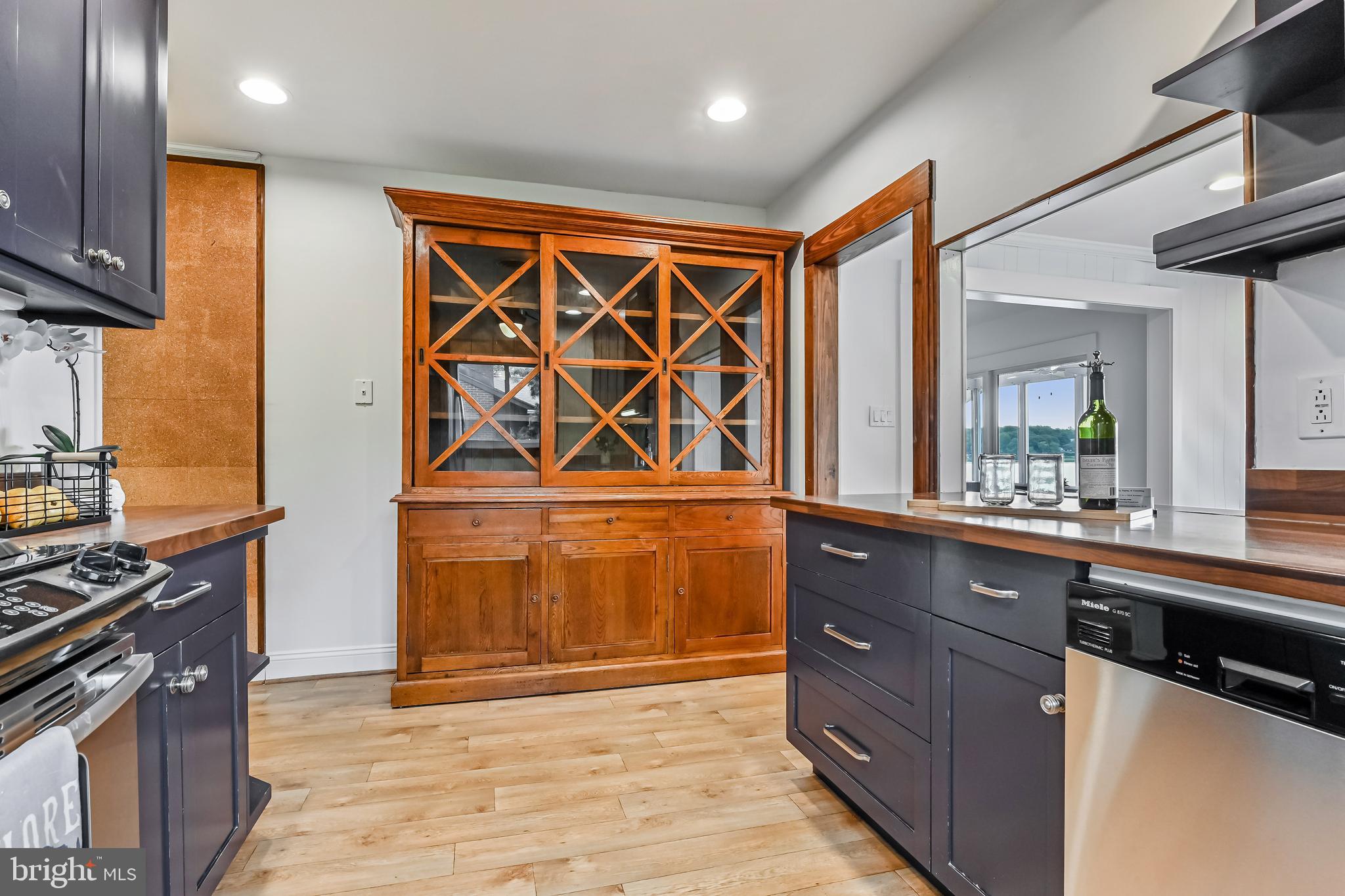 SHERWOOD FOREST - Residential