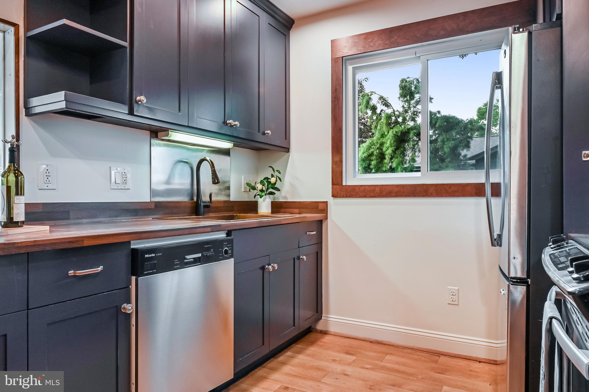 SHERWOOD FOREST - Residential