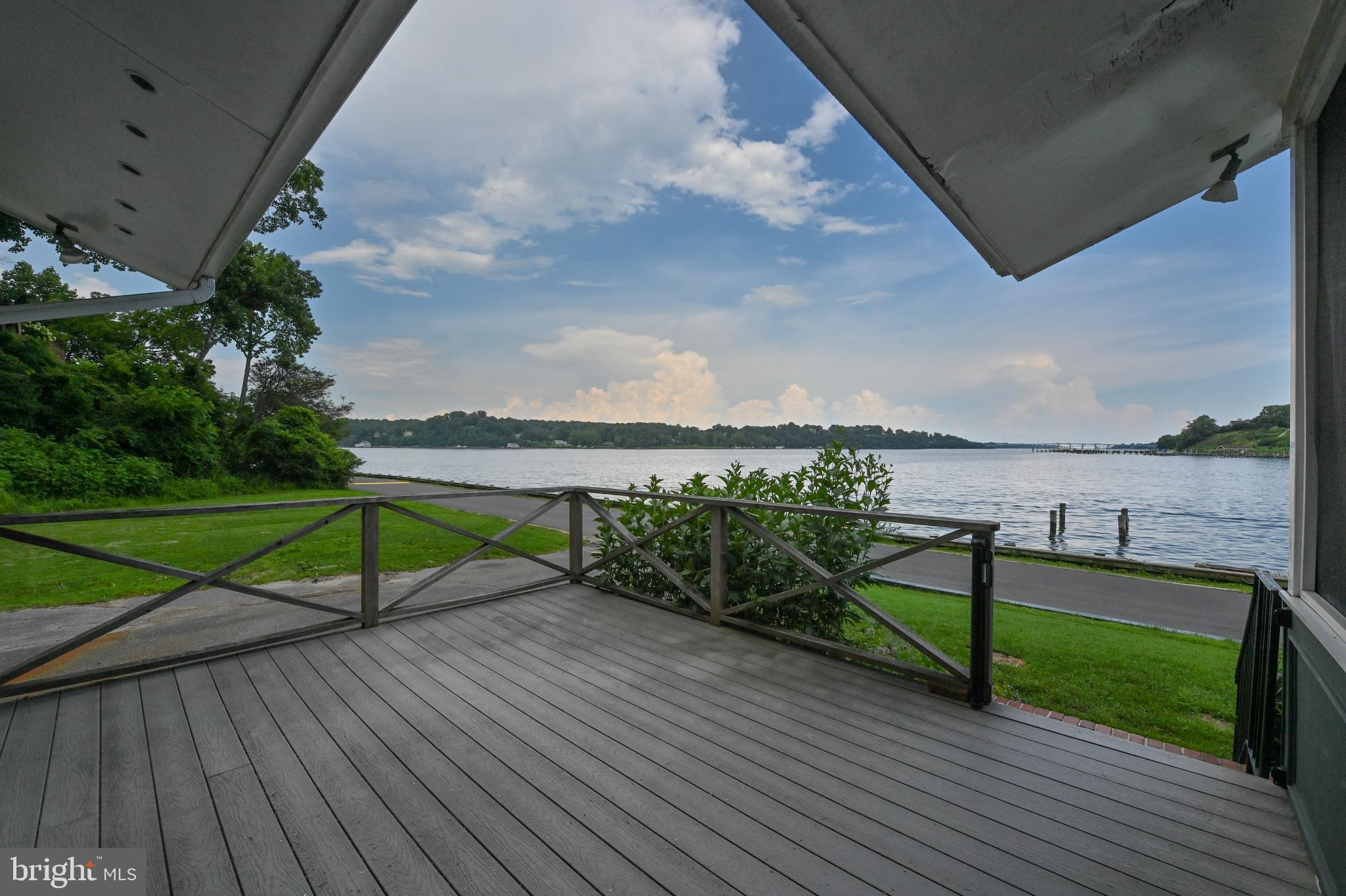 SHERWOOD FOREST - Residential