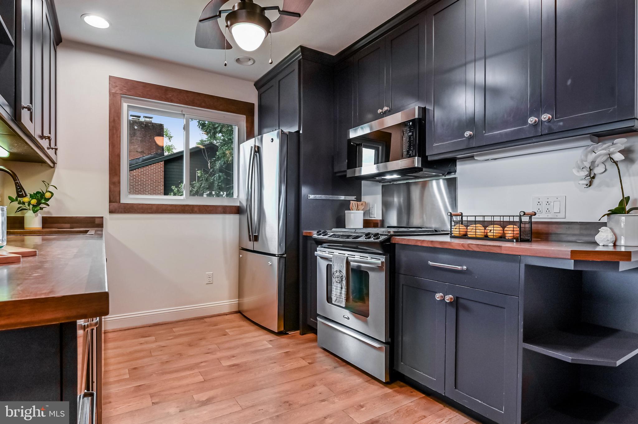 SHERWOOD FOREST - Residential