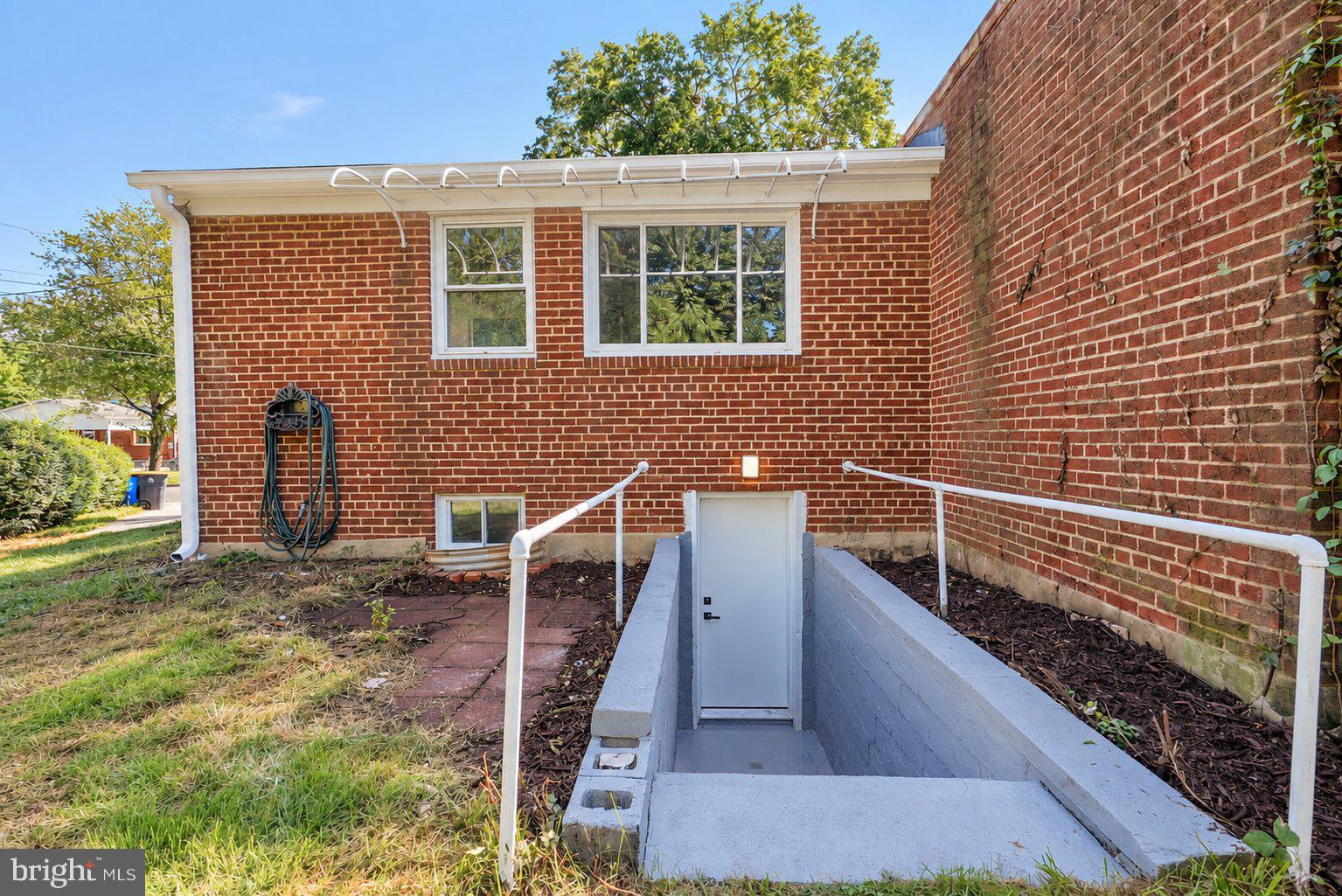 3527 CHADWICK COURT