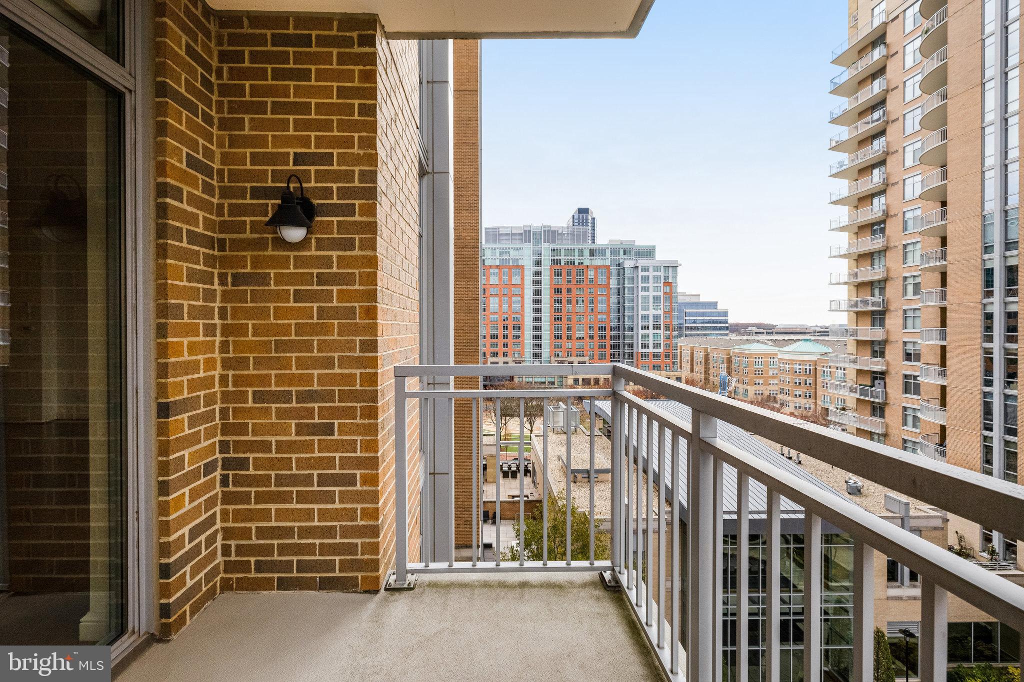 MIDTOWN AT RESTON TOWN CENTER - Residential