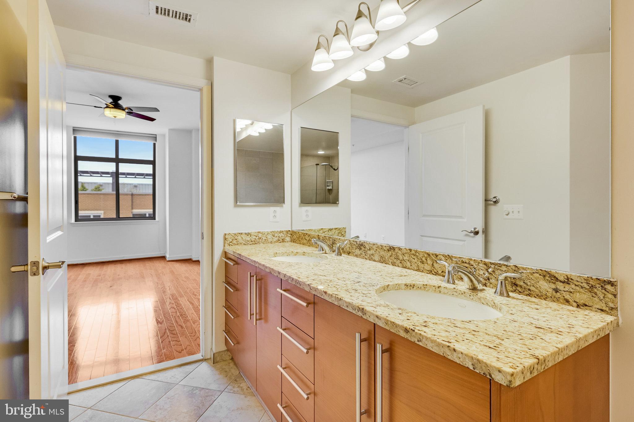 MIDTOWN AT RESTON TOWN CENTER - Residential