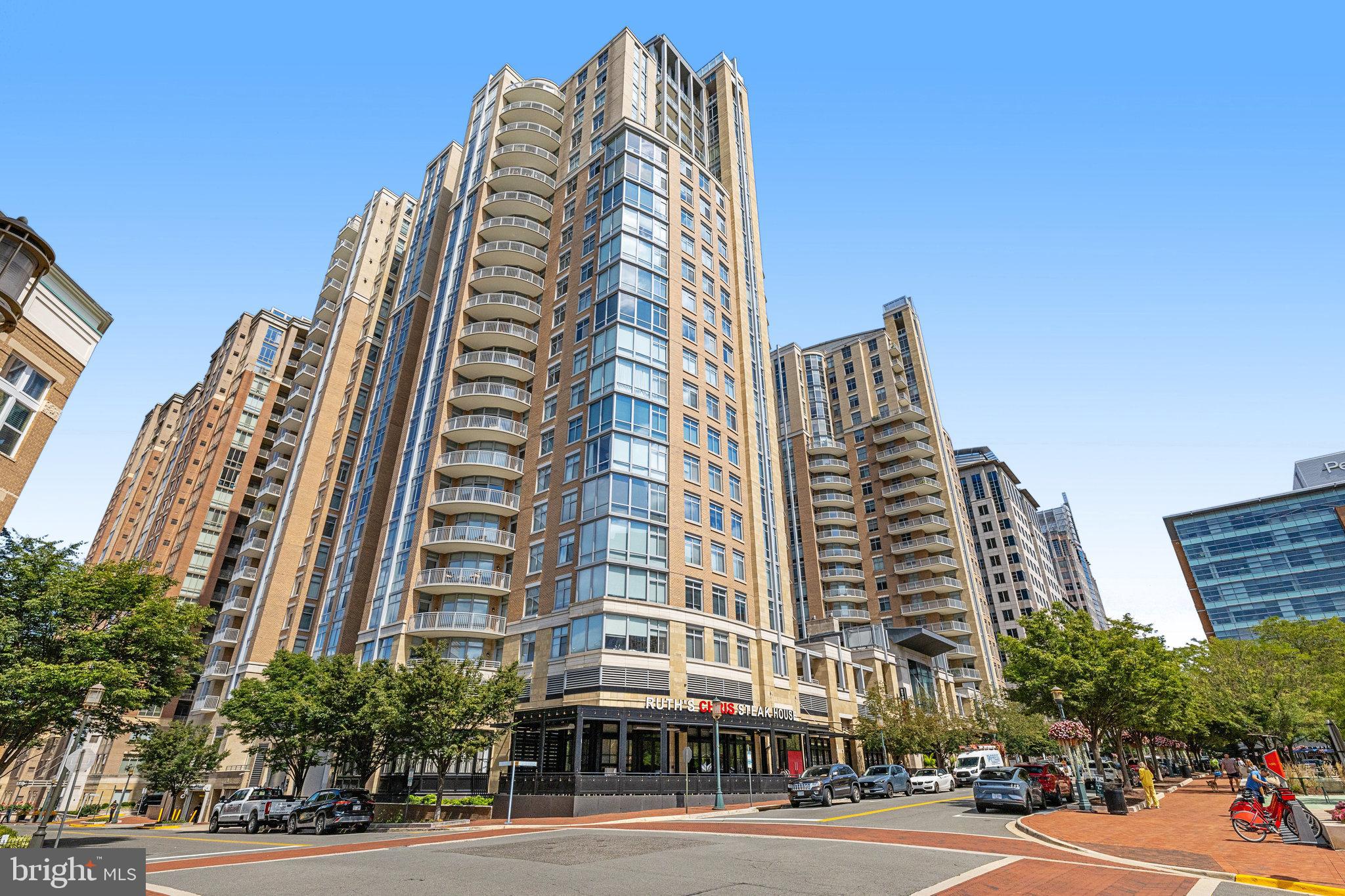 MIDTOWN AT RESTON TOWN CENTER - Residential