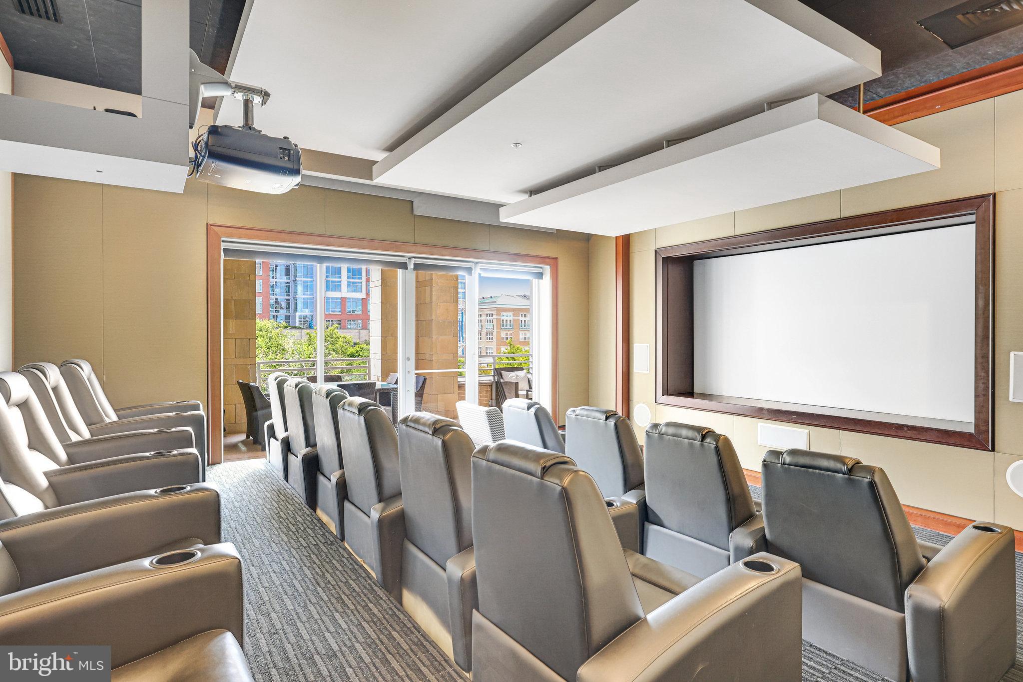 MIDTOWN AT RESTON TOWN CENTER - Residential