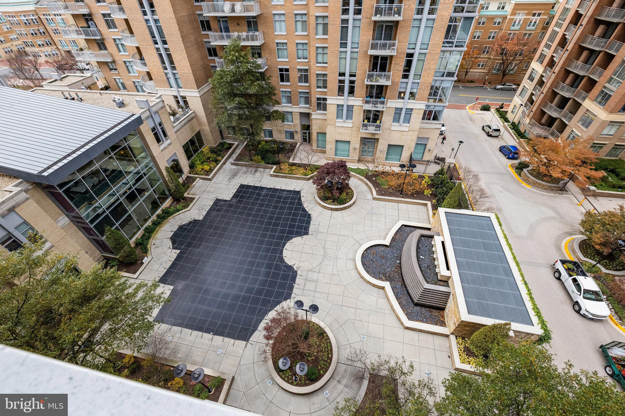 MIDTOWN AT RESTON TOWN CENTER - Residential