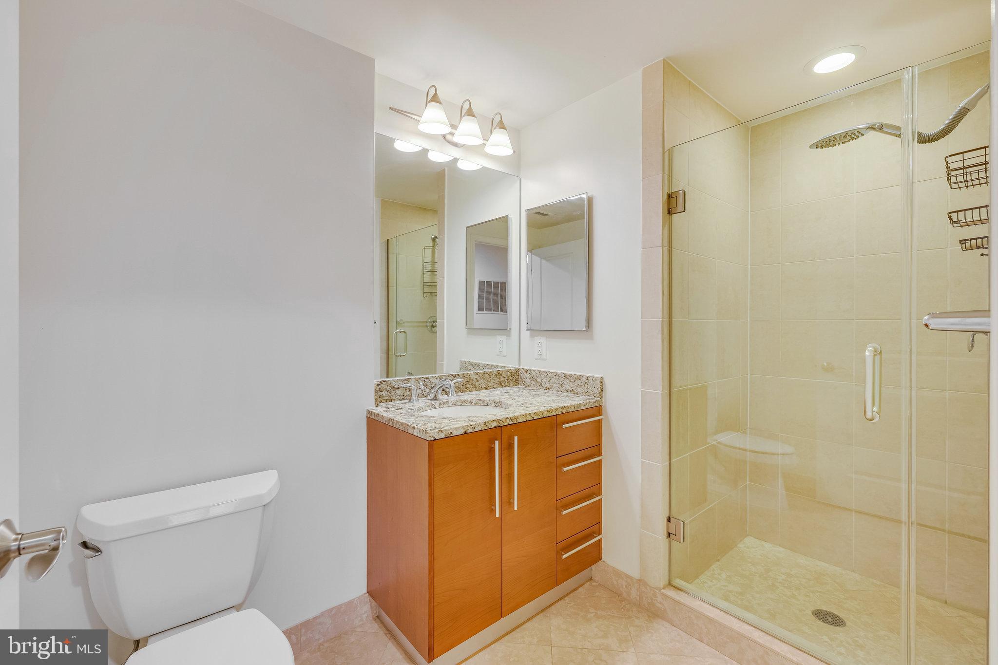 MIDTOWN AT RESTON TOWN CENTER - Residential